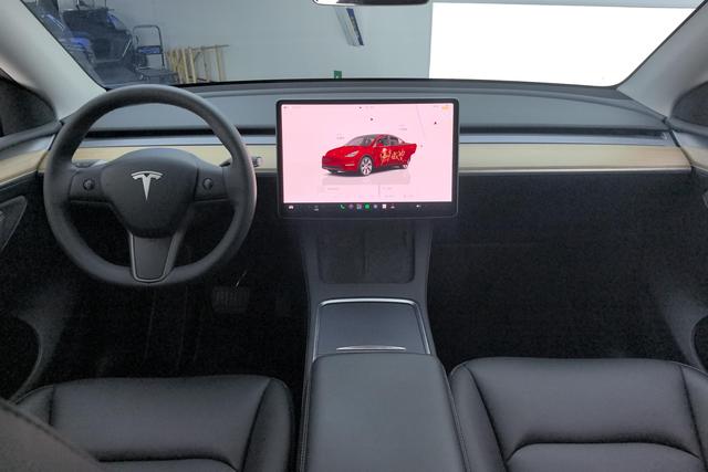 Tesla Model Y 2022 thumb 11