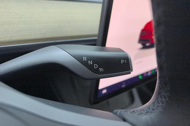 Tesla Model Y 2022 thumb 12