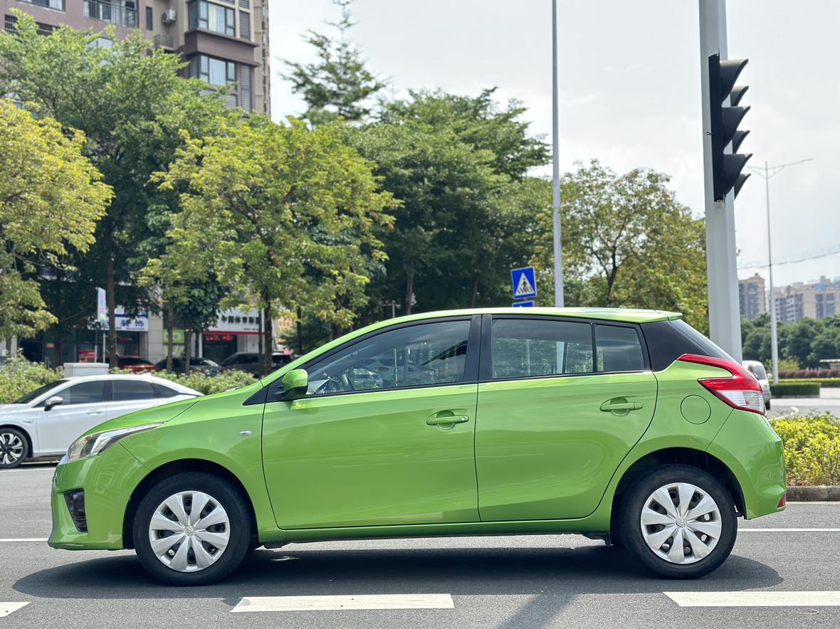 Toyota Yaris 2015 thumb 2