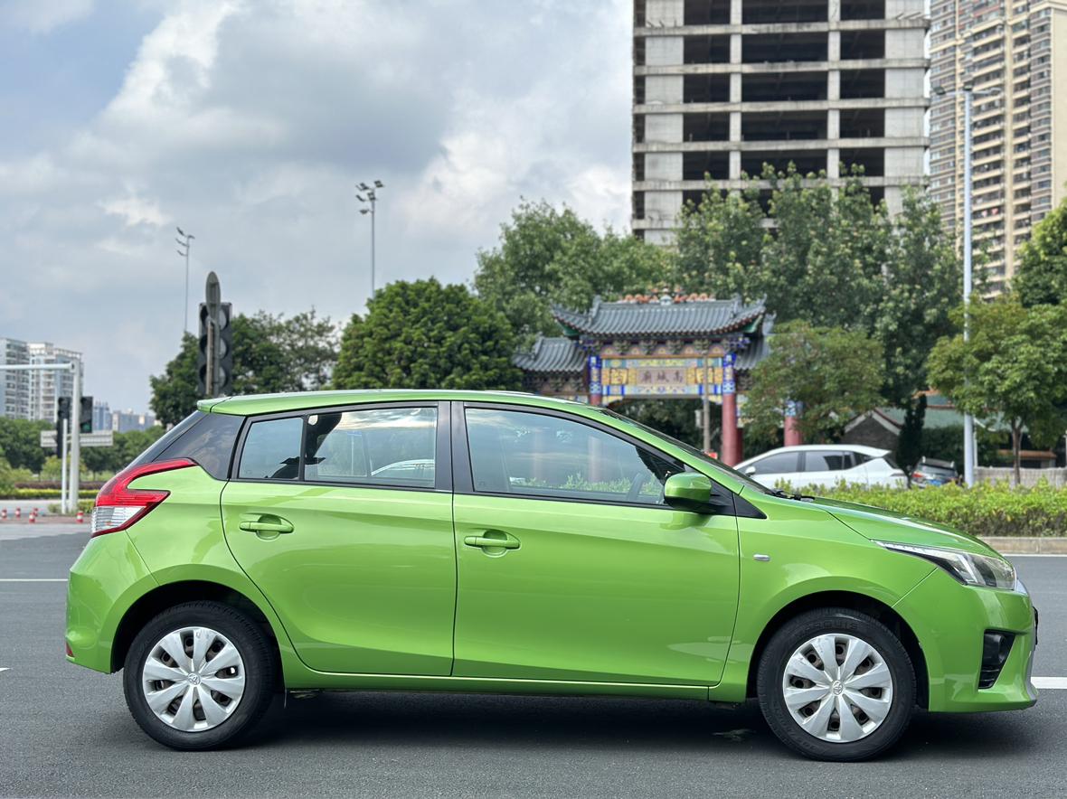 Toyota Yaris 2015 thumb 6