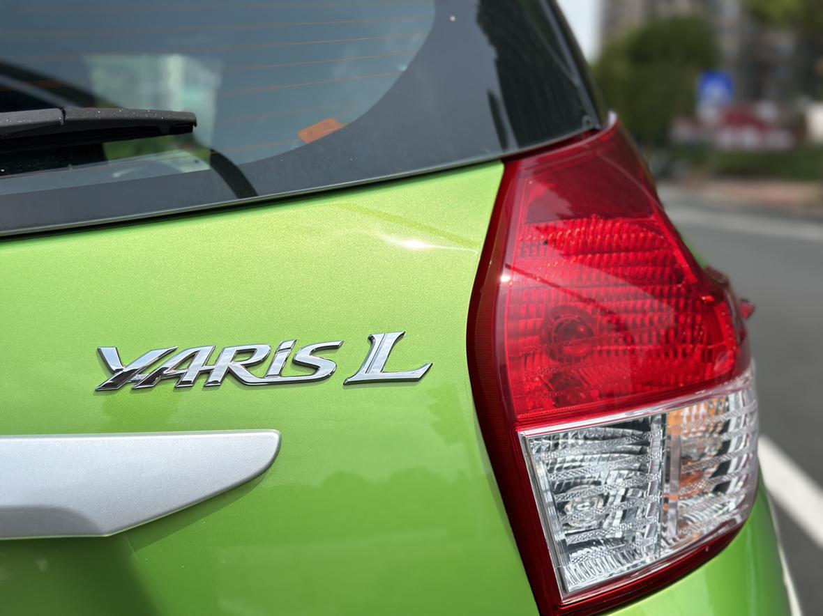 Toyota Yaris 2015 thumb 9