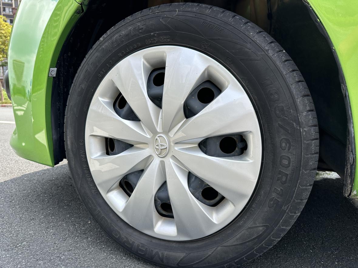 Toyota Yaris 2015 thumb 10