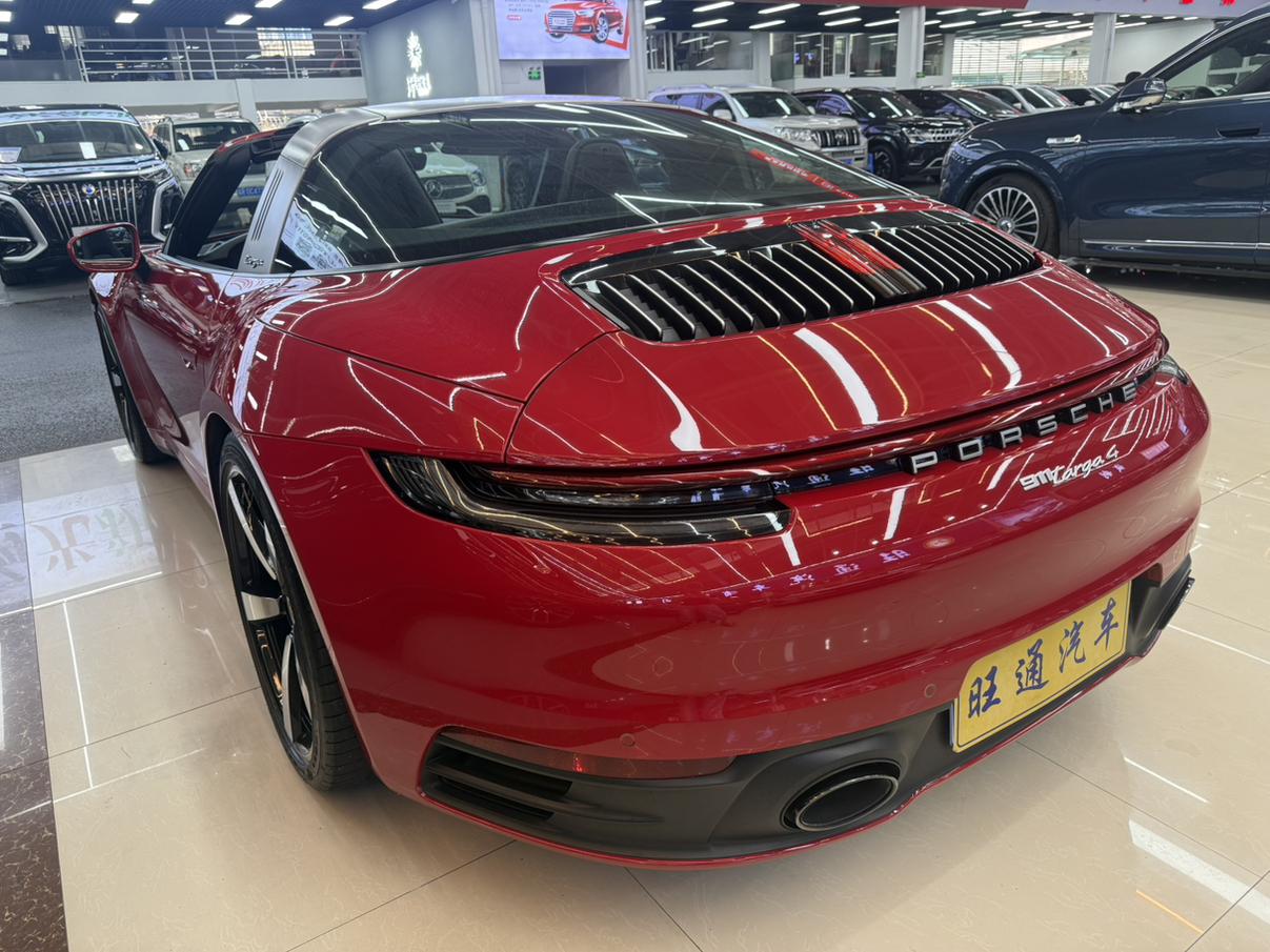 Porsche 911 2022 thumb 2