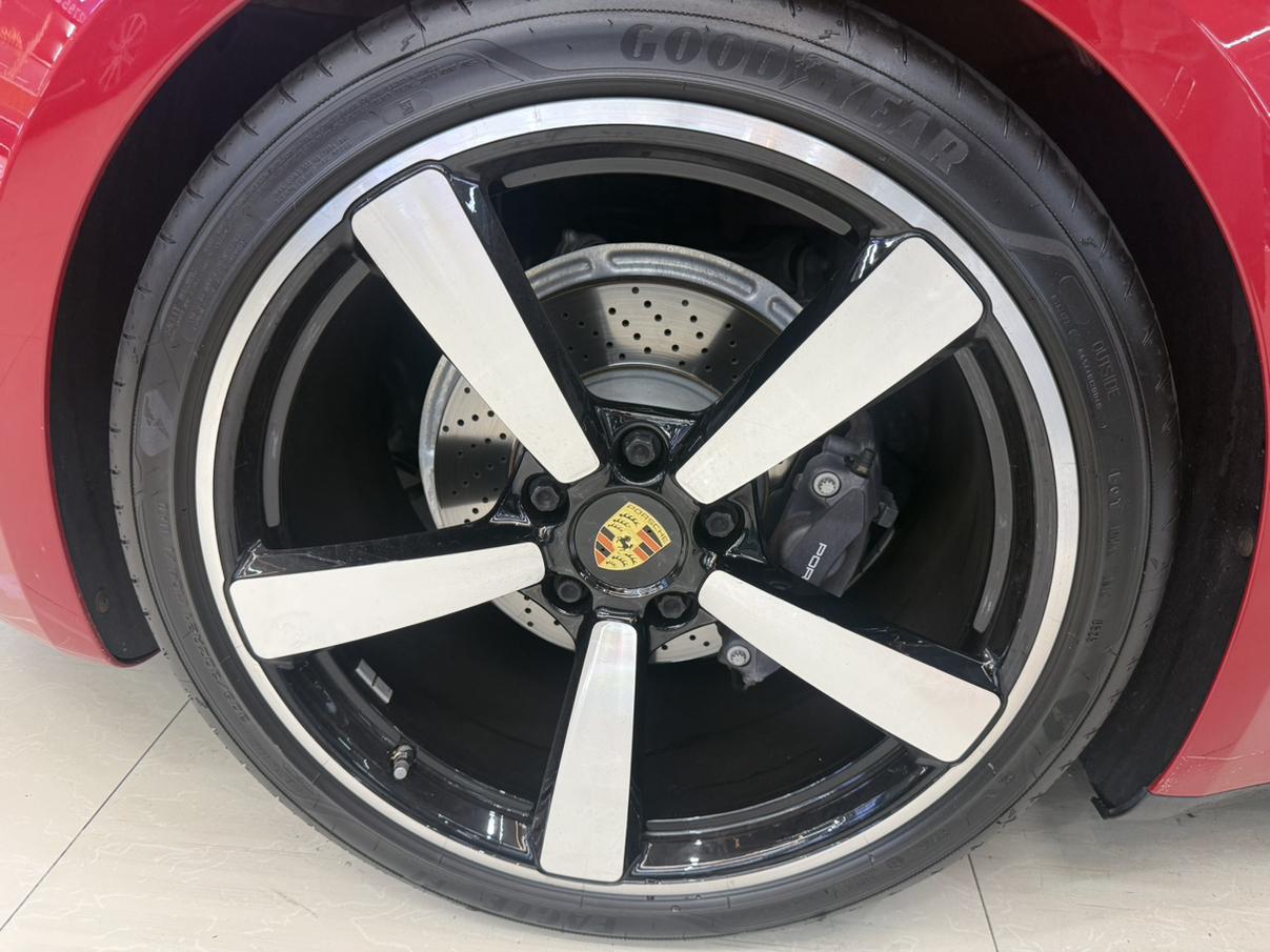 Porsche 911 2022 thumb 7