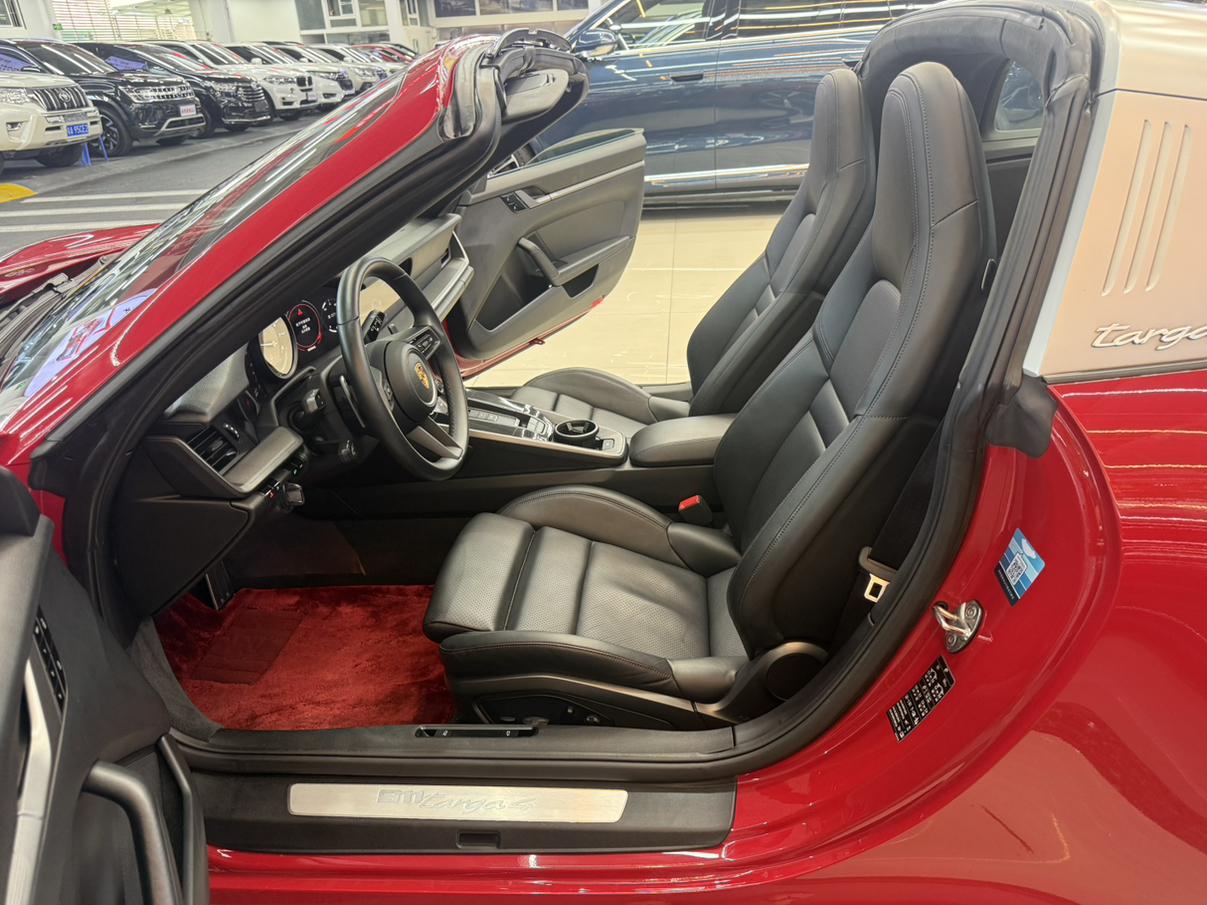 Porsche 911 2022 thumb 10