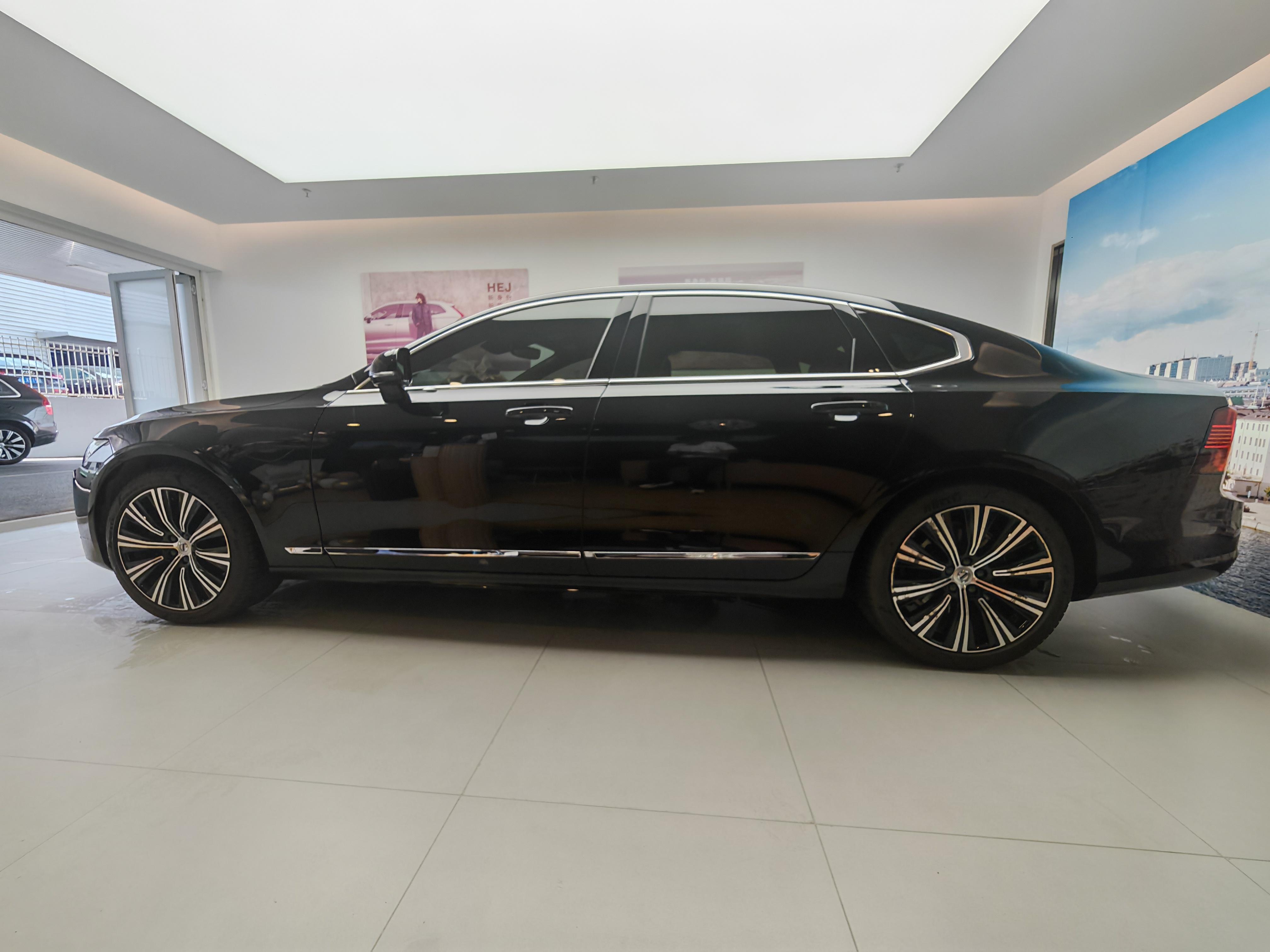Volvo S90 2025 thumb 2