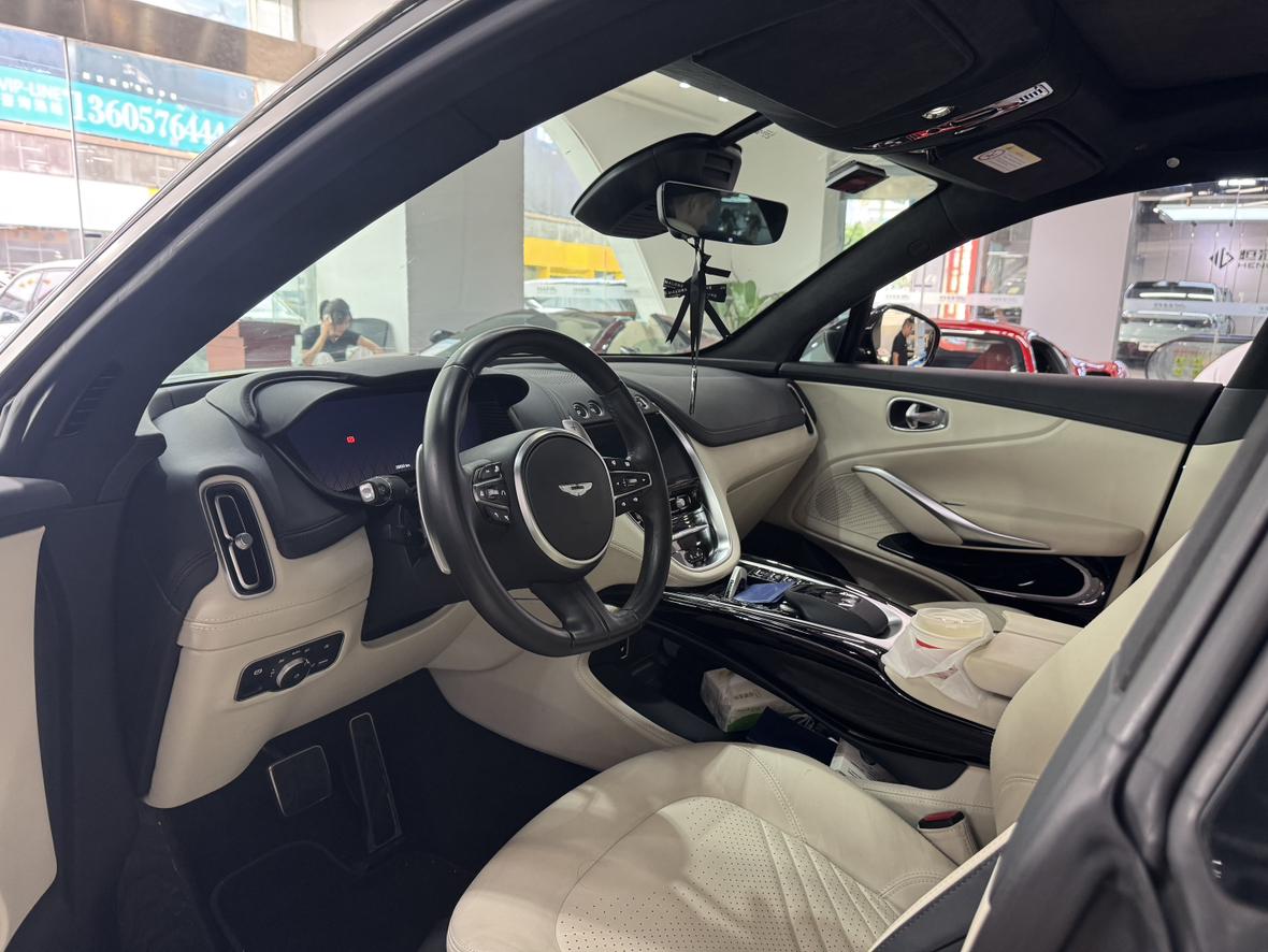 Aston Martin DBX 2024 thumb 5