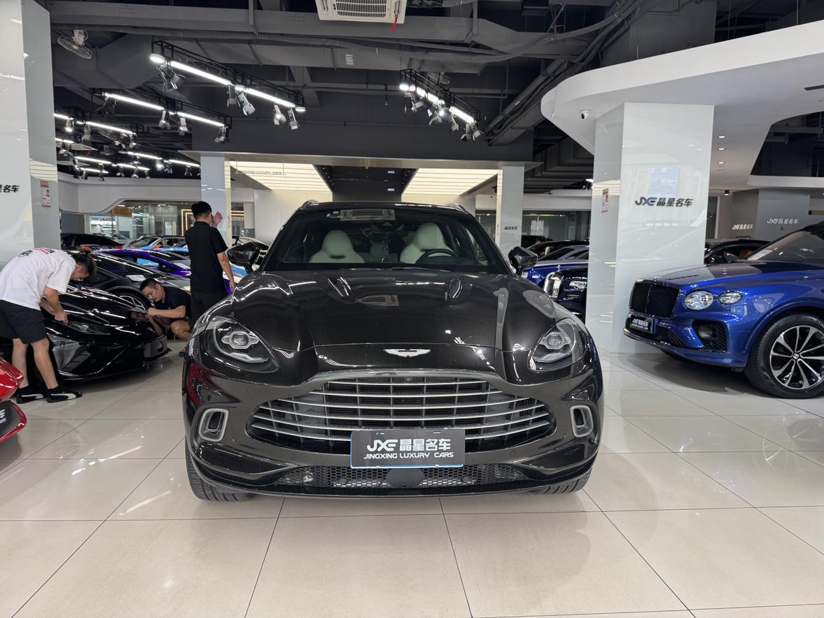 Aston Martin DBX 2024 thumb 11
