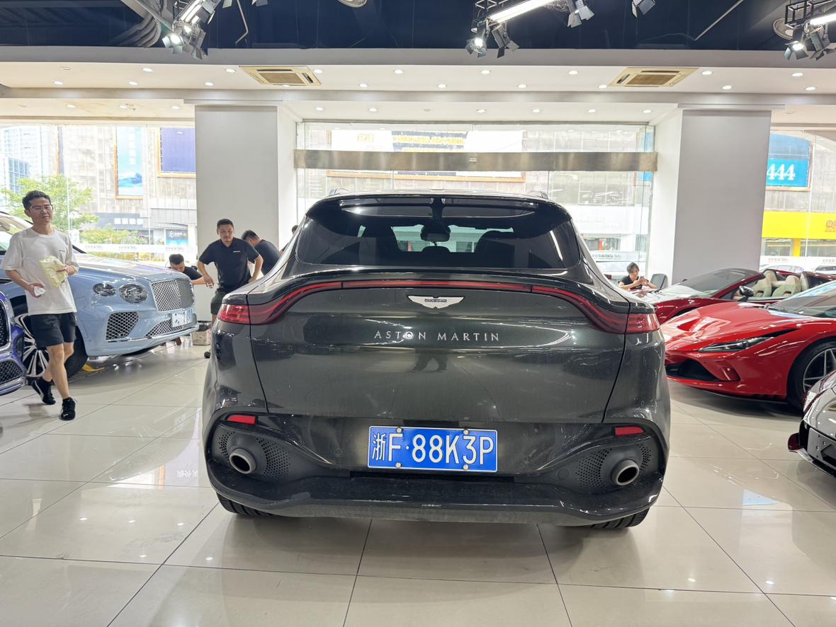 Aston Martin DBX 2024 thumb 12