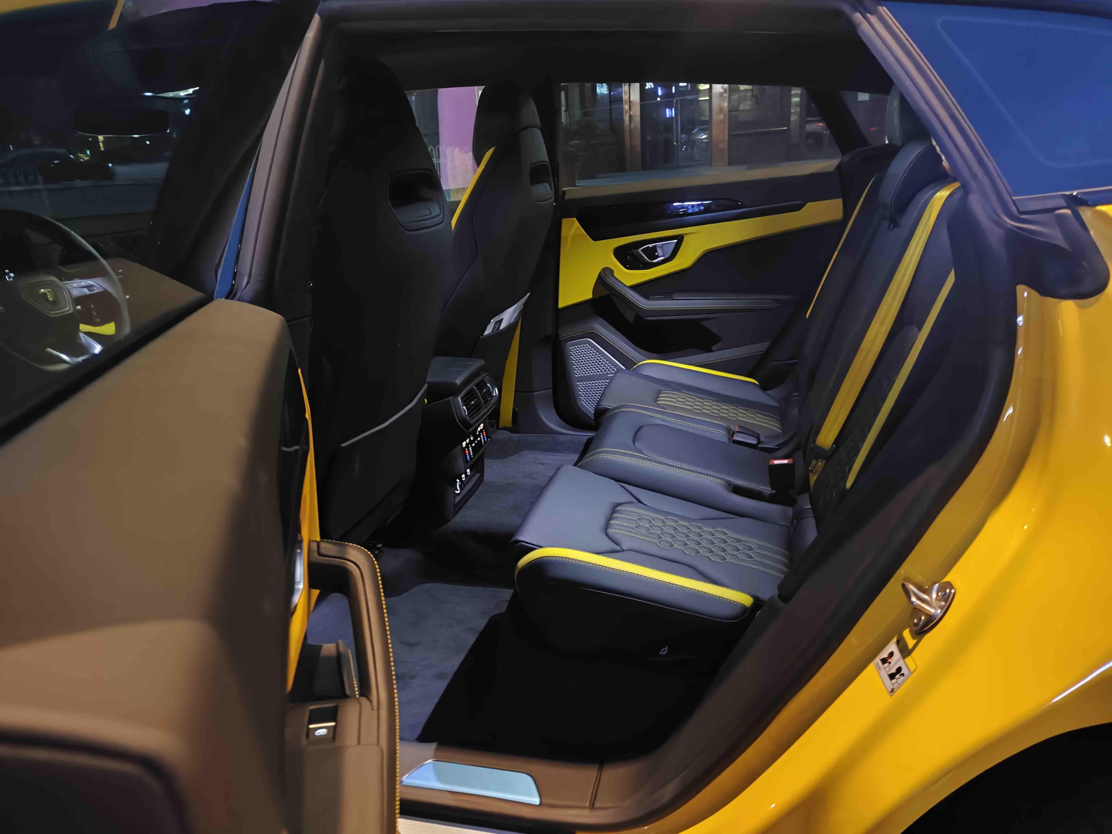 Lamborghini Urus SE 2025 thumb 6