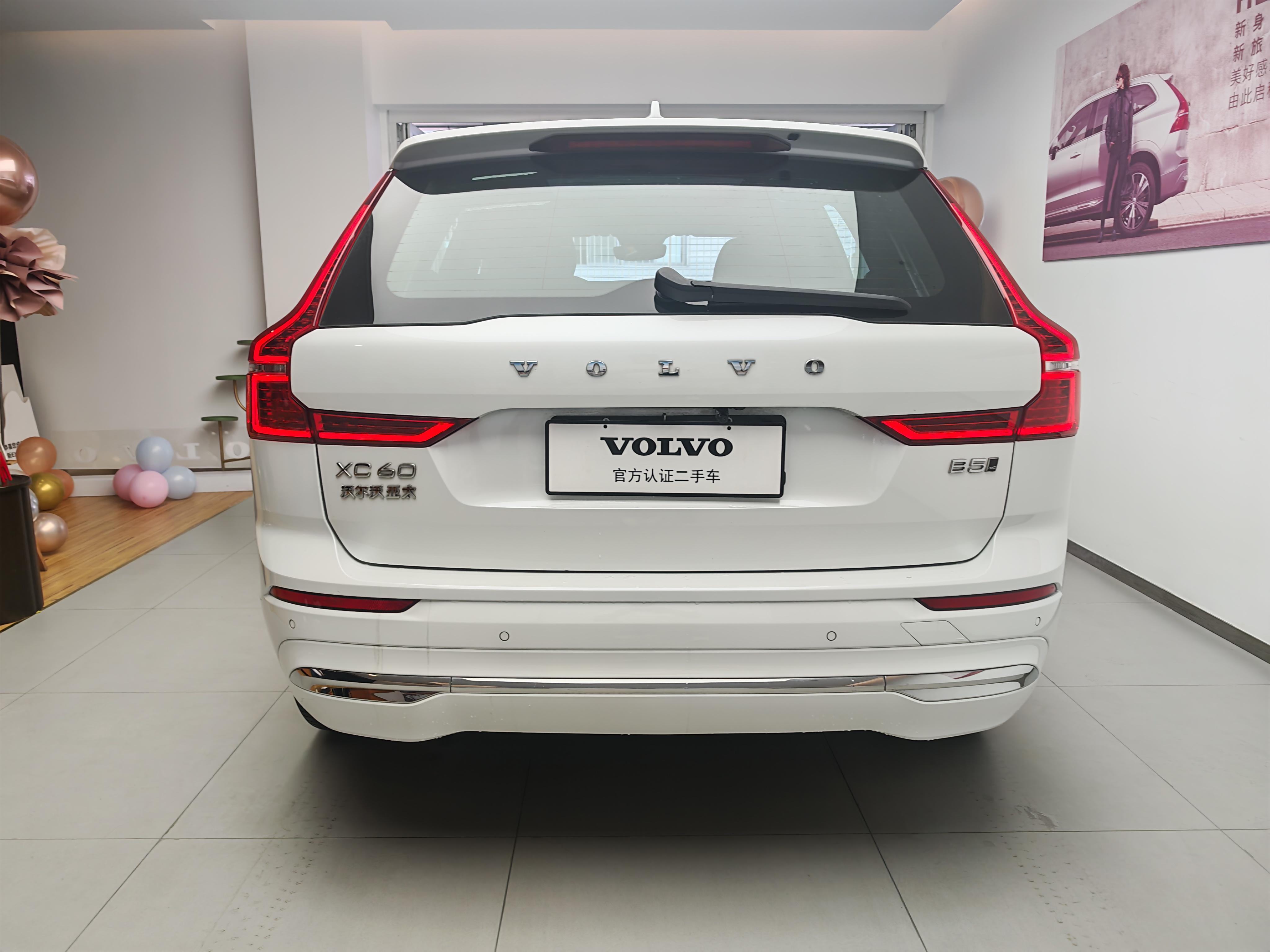 Volvo XC60 2024 thumb 4