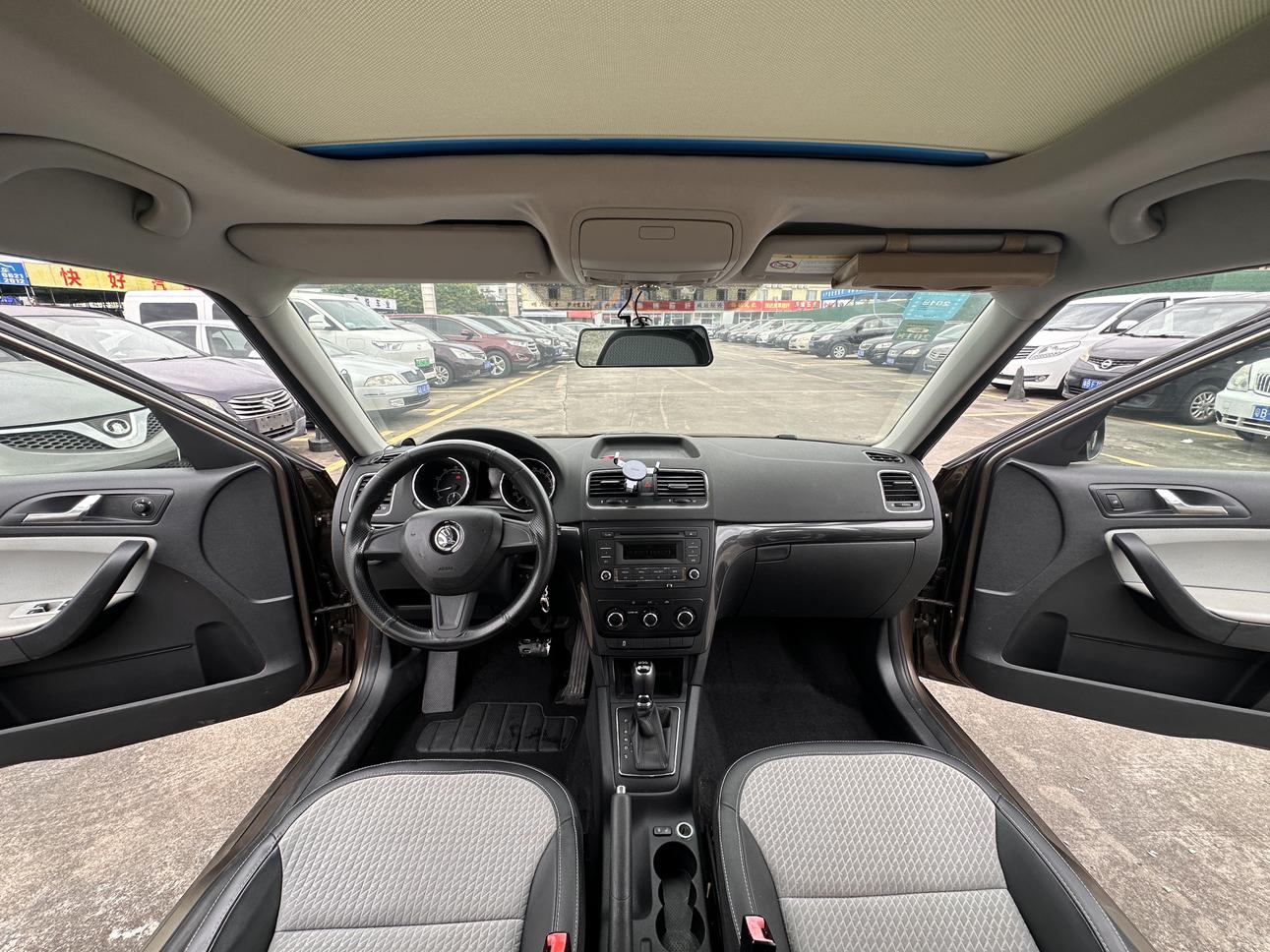 Skoda Yeti 2016 thumb 7