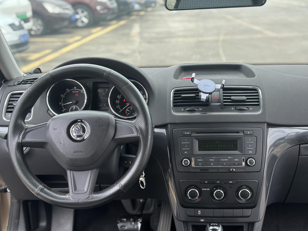 Skoda Yeti 2016 thumb 8