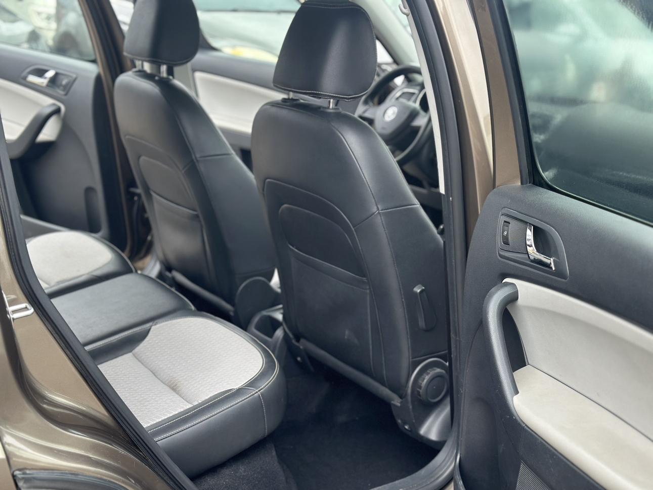 Skoda Yeti 2016 thumb 11