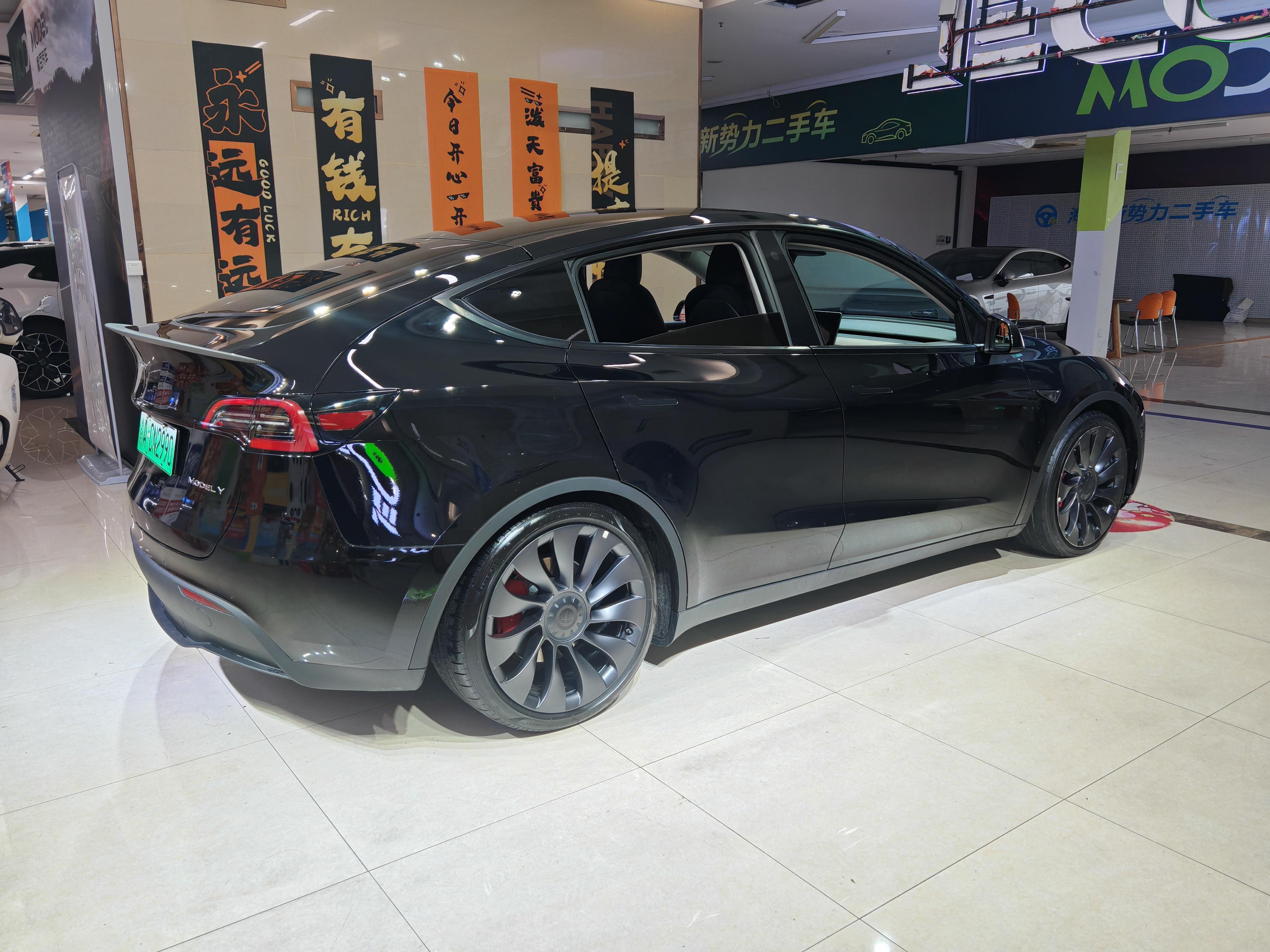 Tesla Model Y 2021 thumb 3