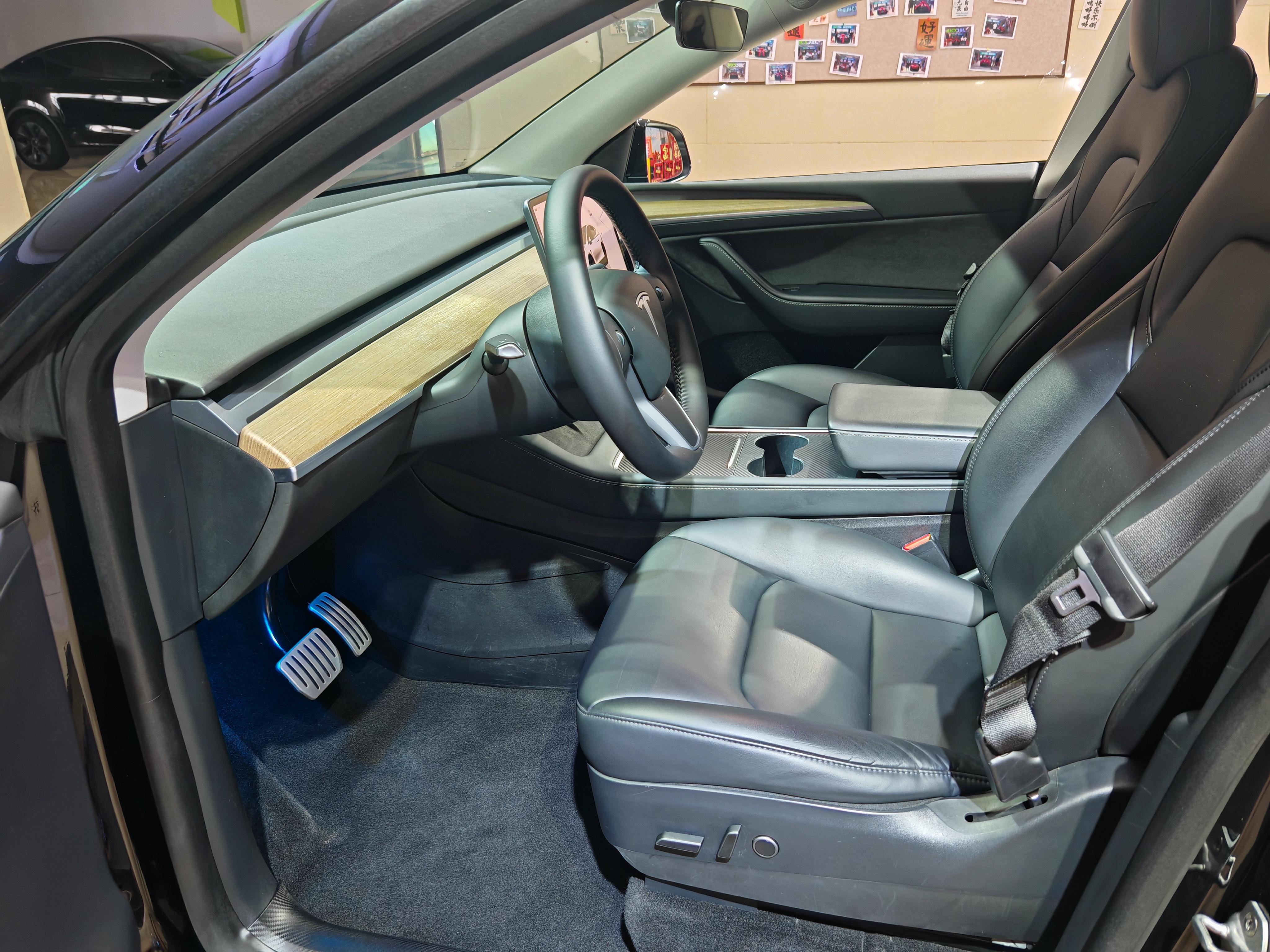 Tesla Model Y 2021 thumb 9