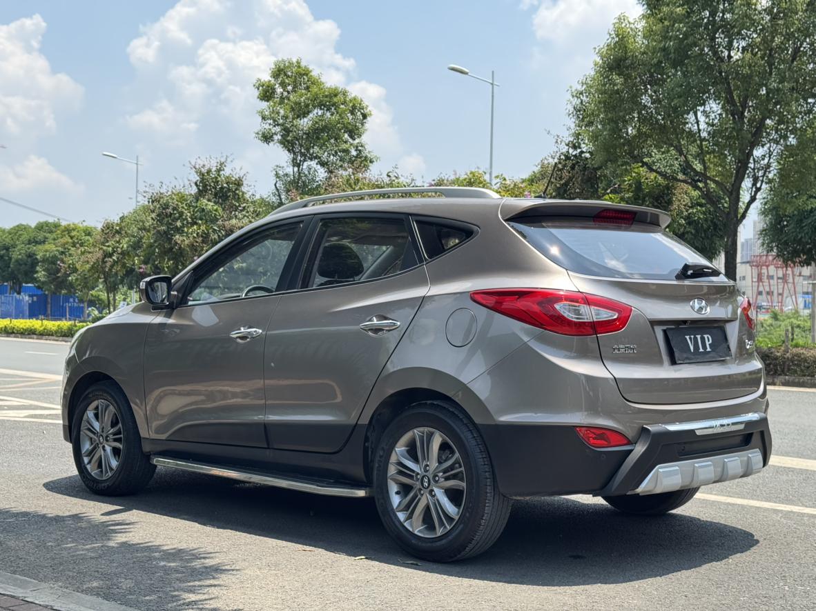 Hyundai ix35 2013 thumb 2