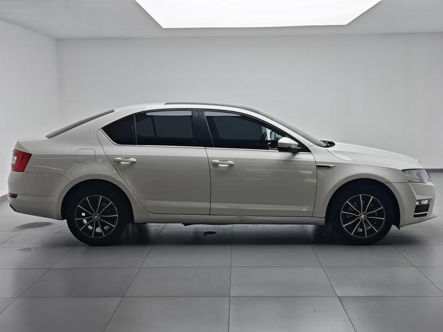 Skoda Ming Rui 2017 thumb 6