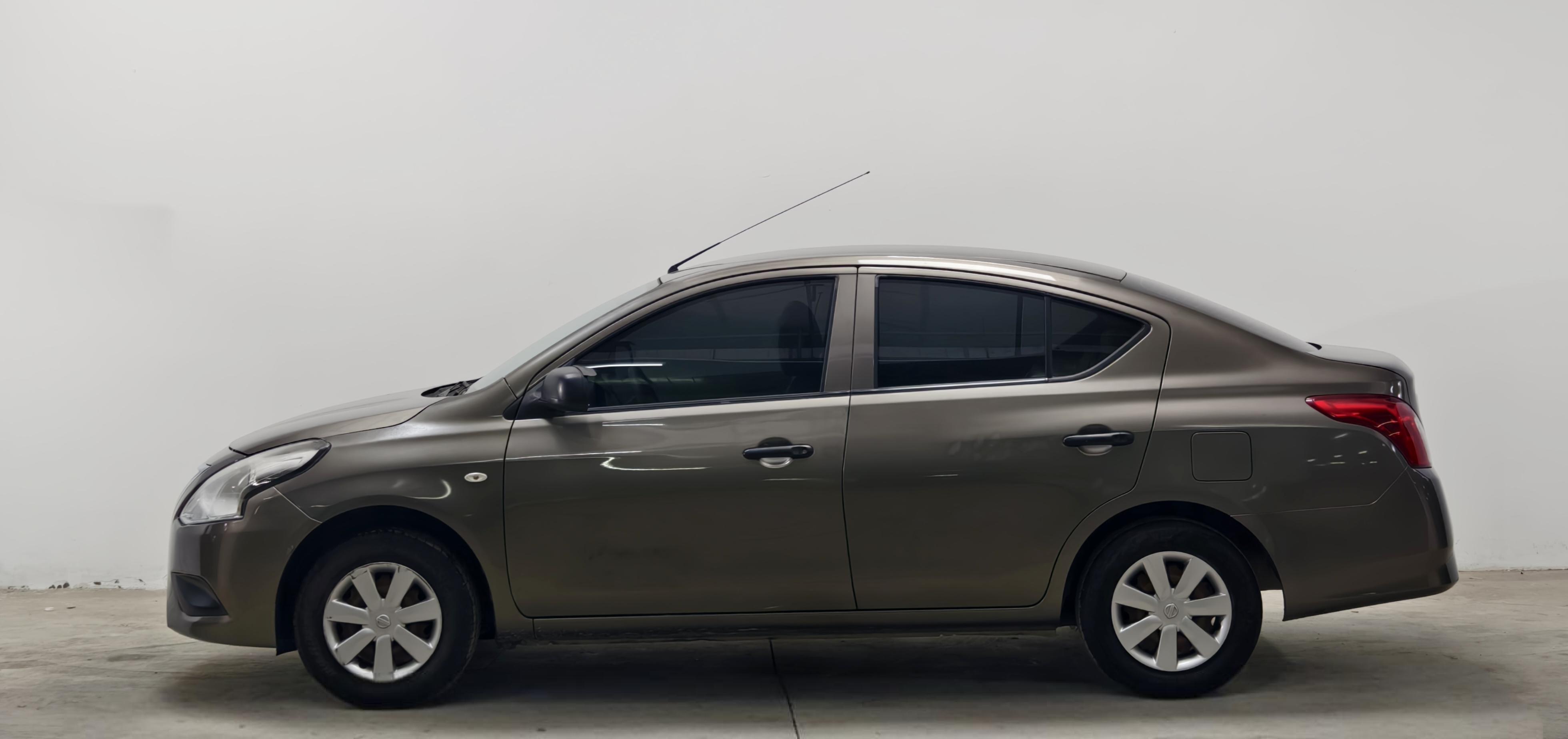 Nissan Sunny 2014 thumb 2