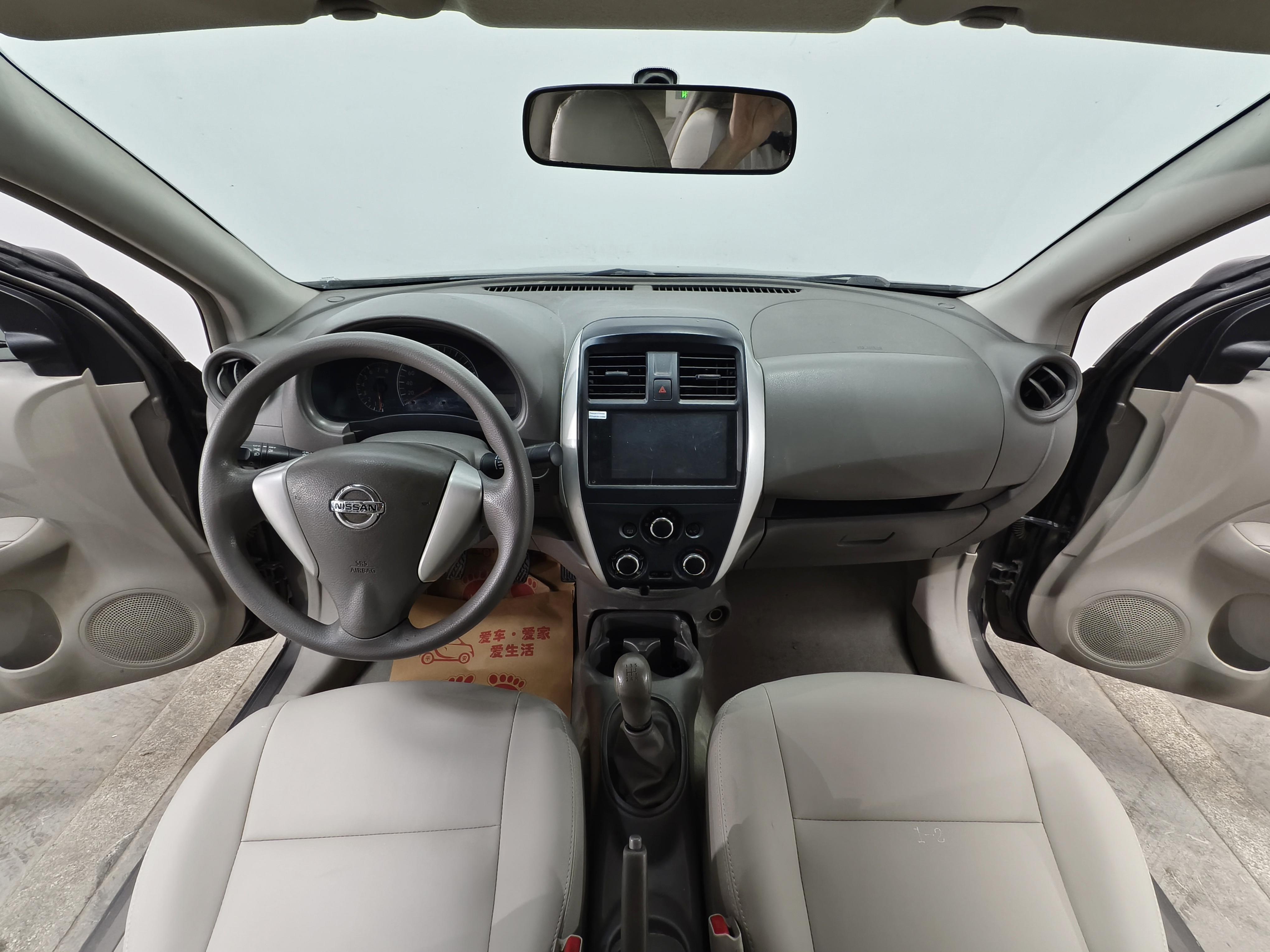 Nissan Sunny 2014 thumb 7