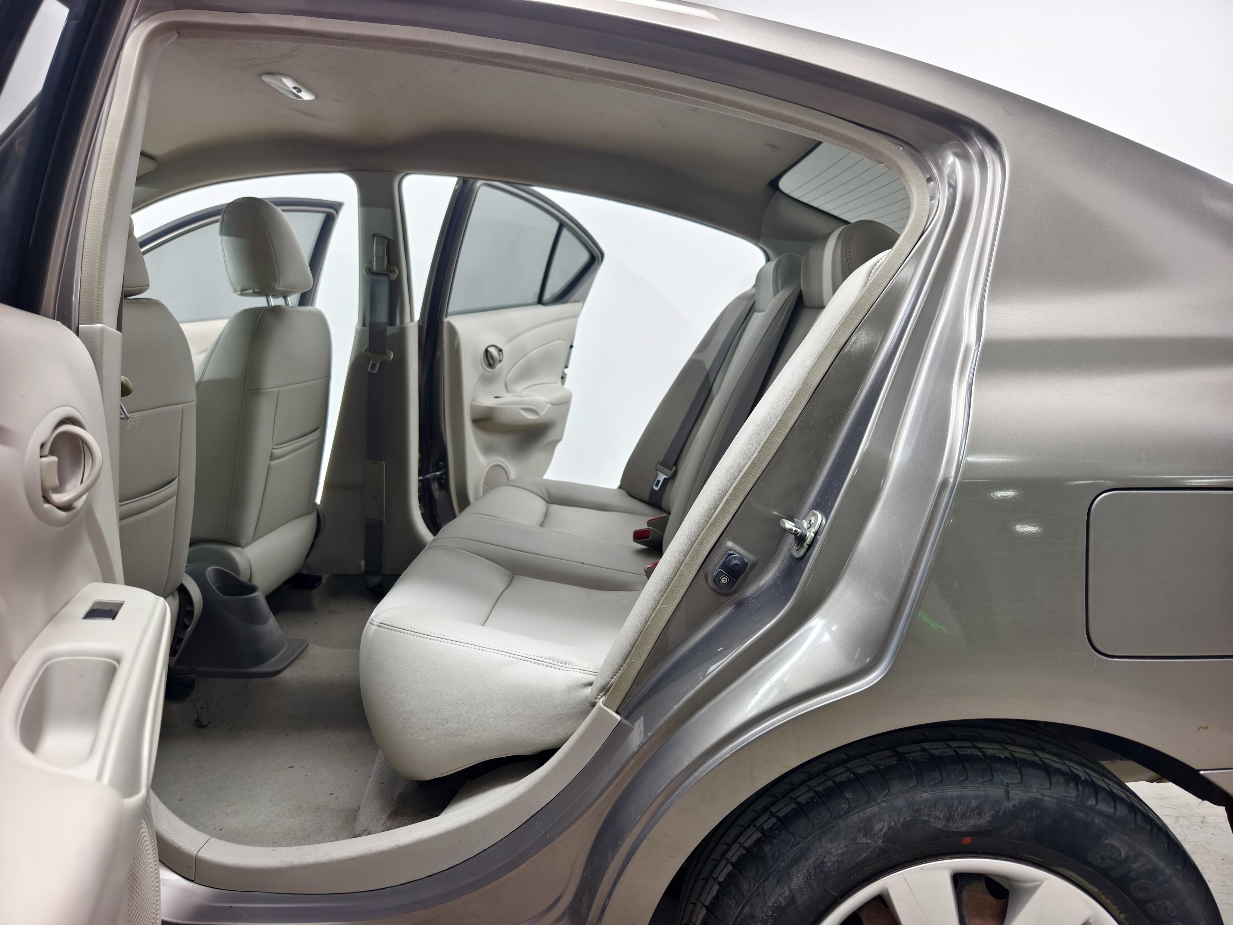 Nissan Sunny 2014 thumb 11