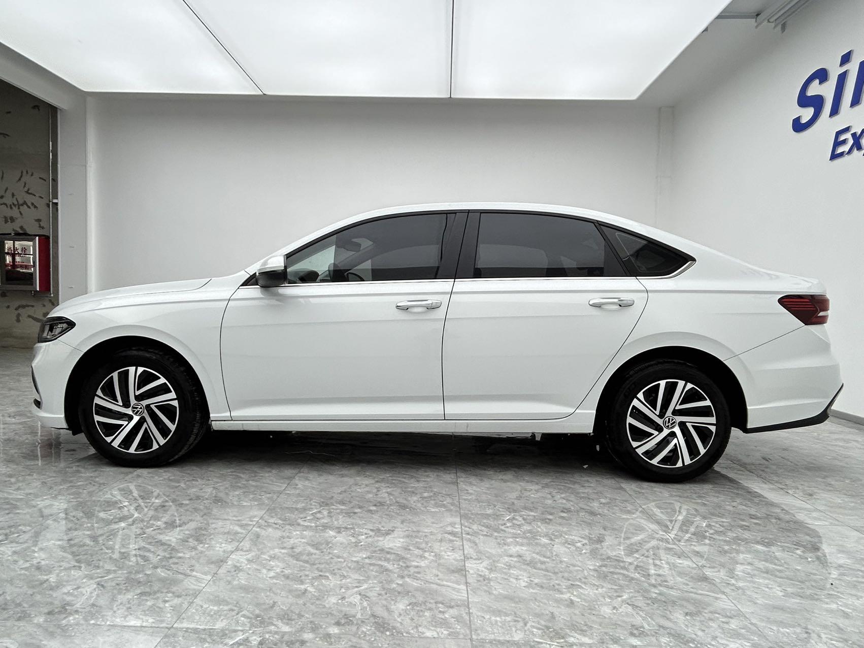 Volkswagen Lavida XR 2023 thumb 2