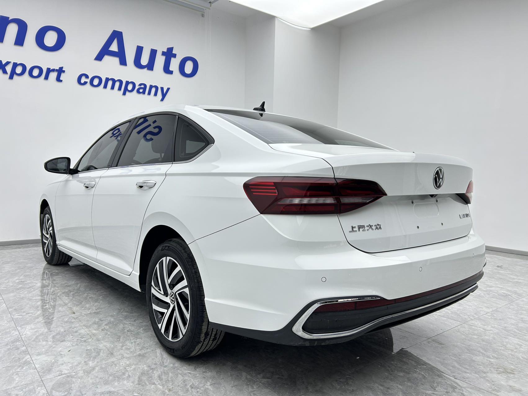 Volkswagen Lavida XR 2023 thumb 3