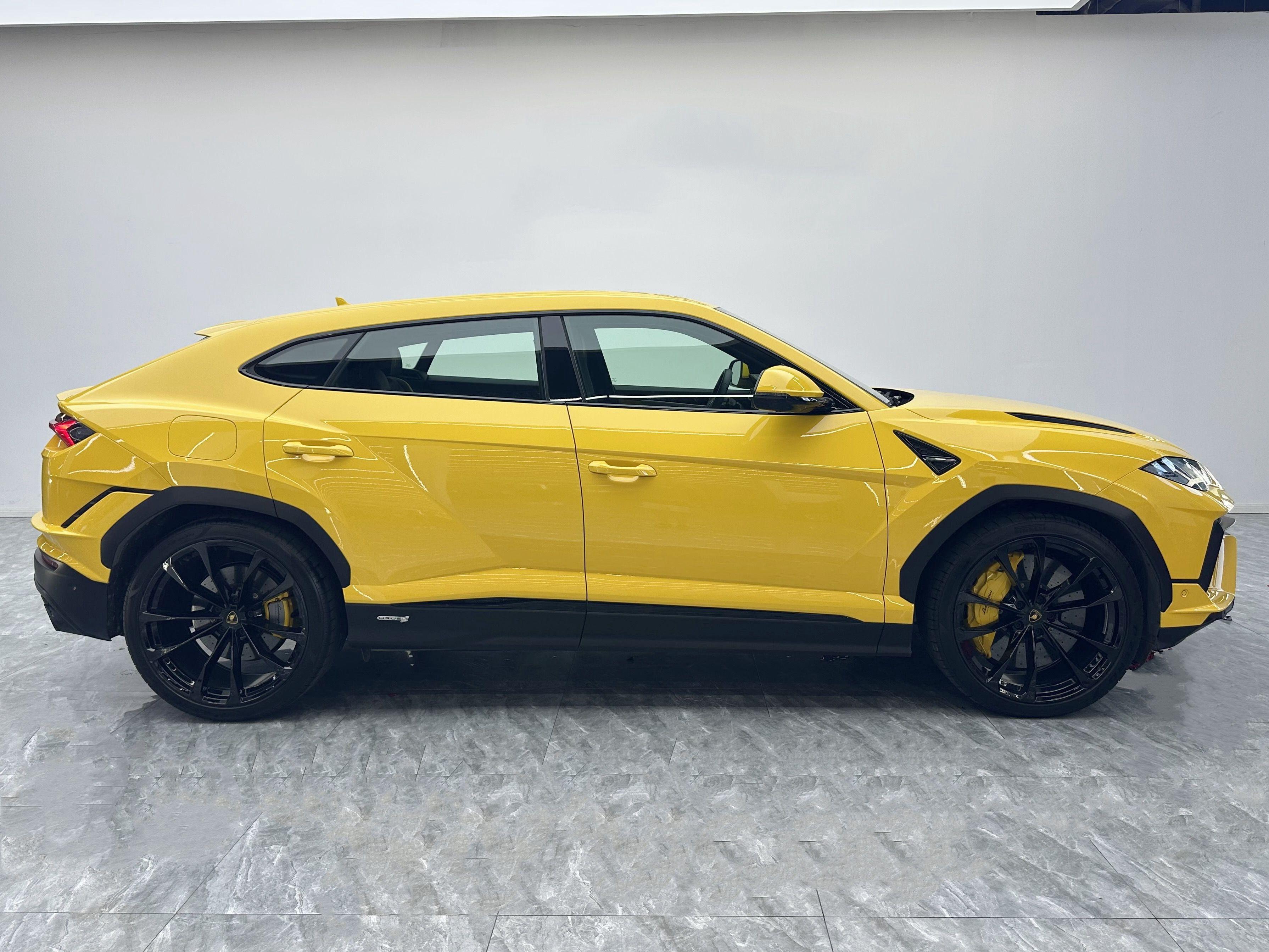 Lamborghini Urus 2023 thumb 5