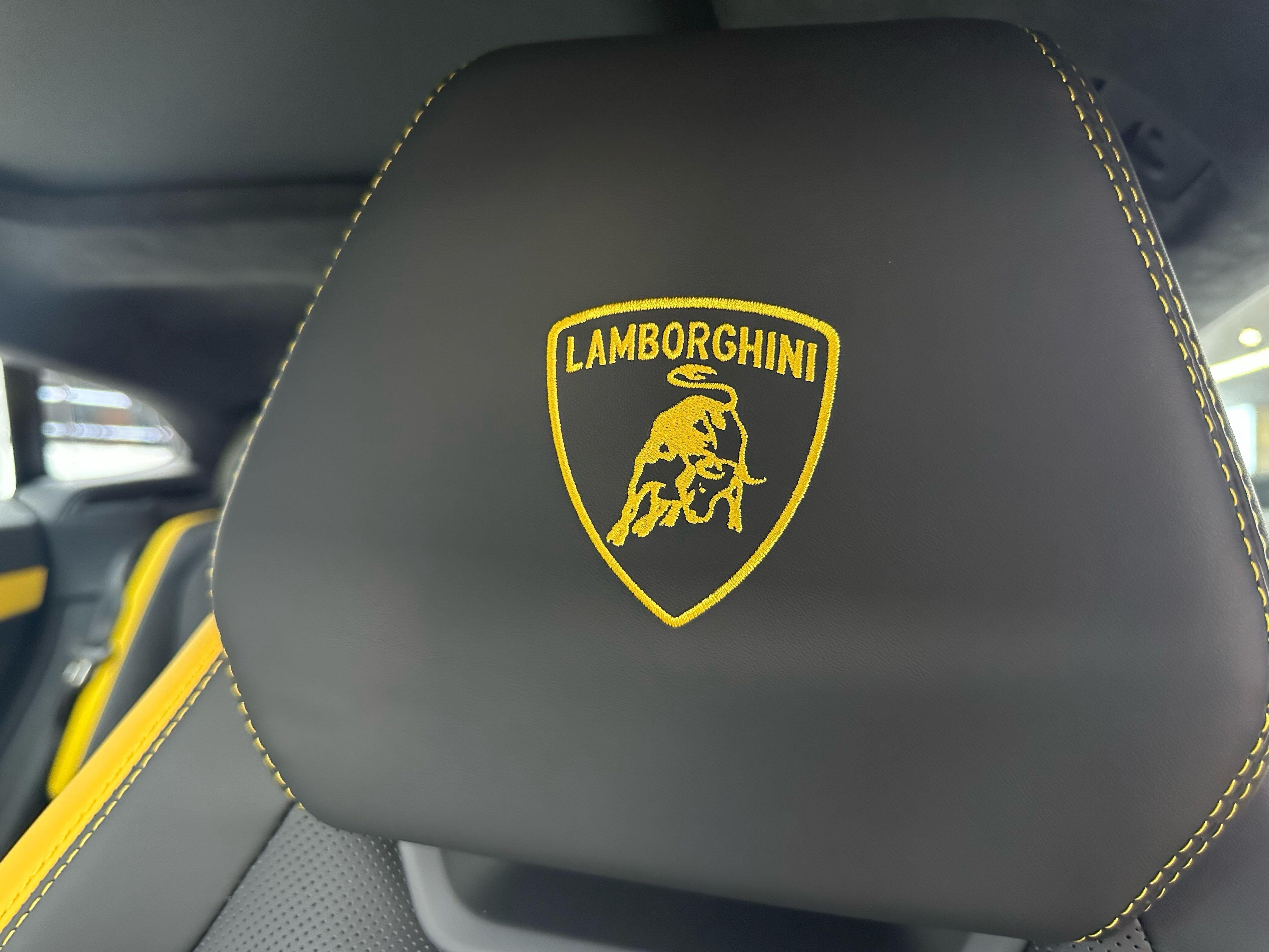 Lamborghini Urus 2023 thumb 6
