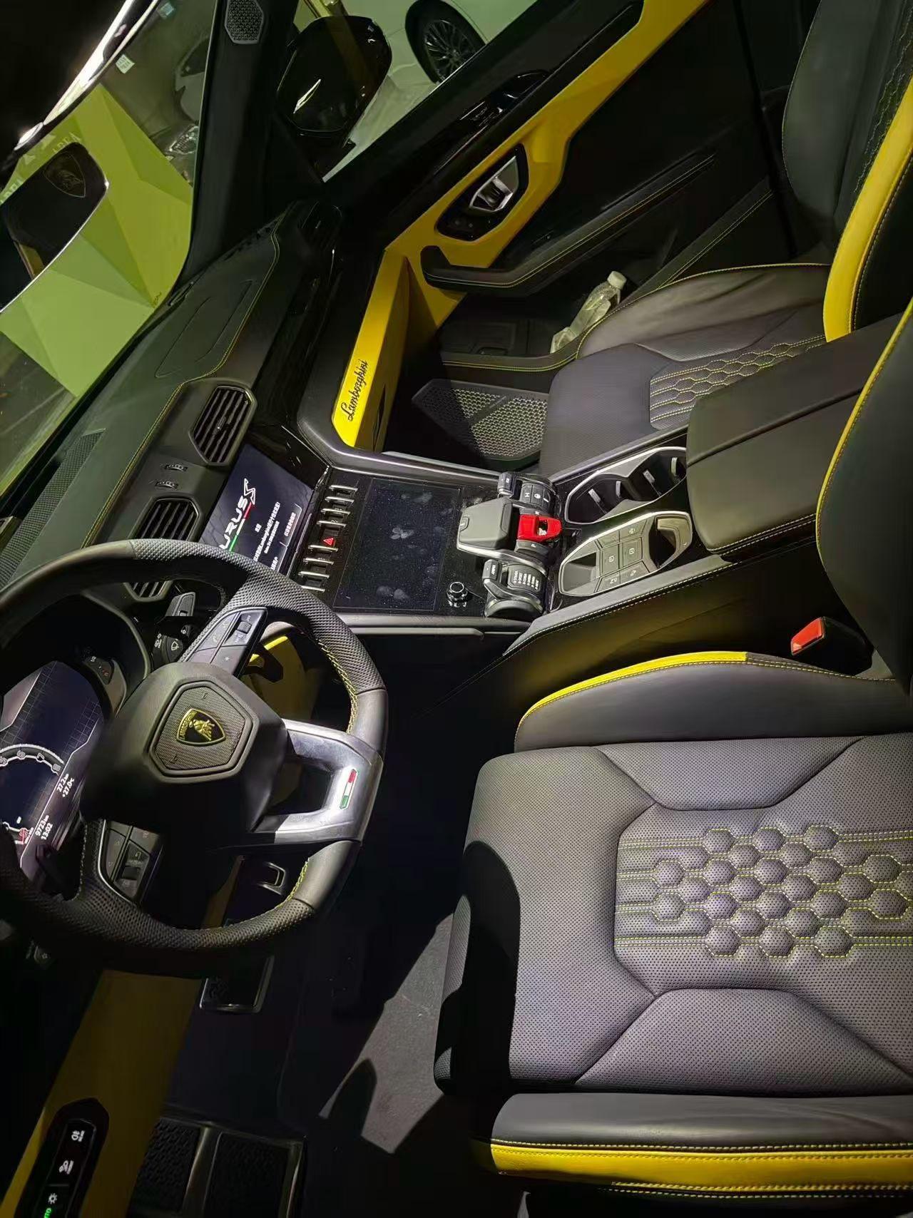 Lamborghini Urus 2023 thumb 9