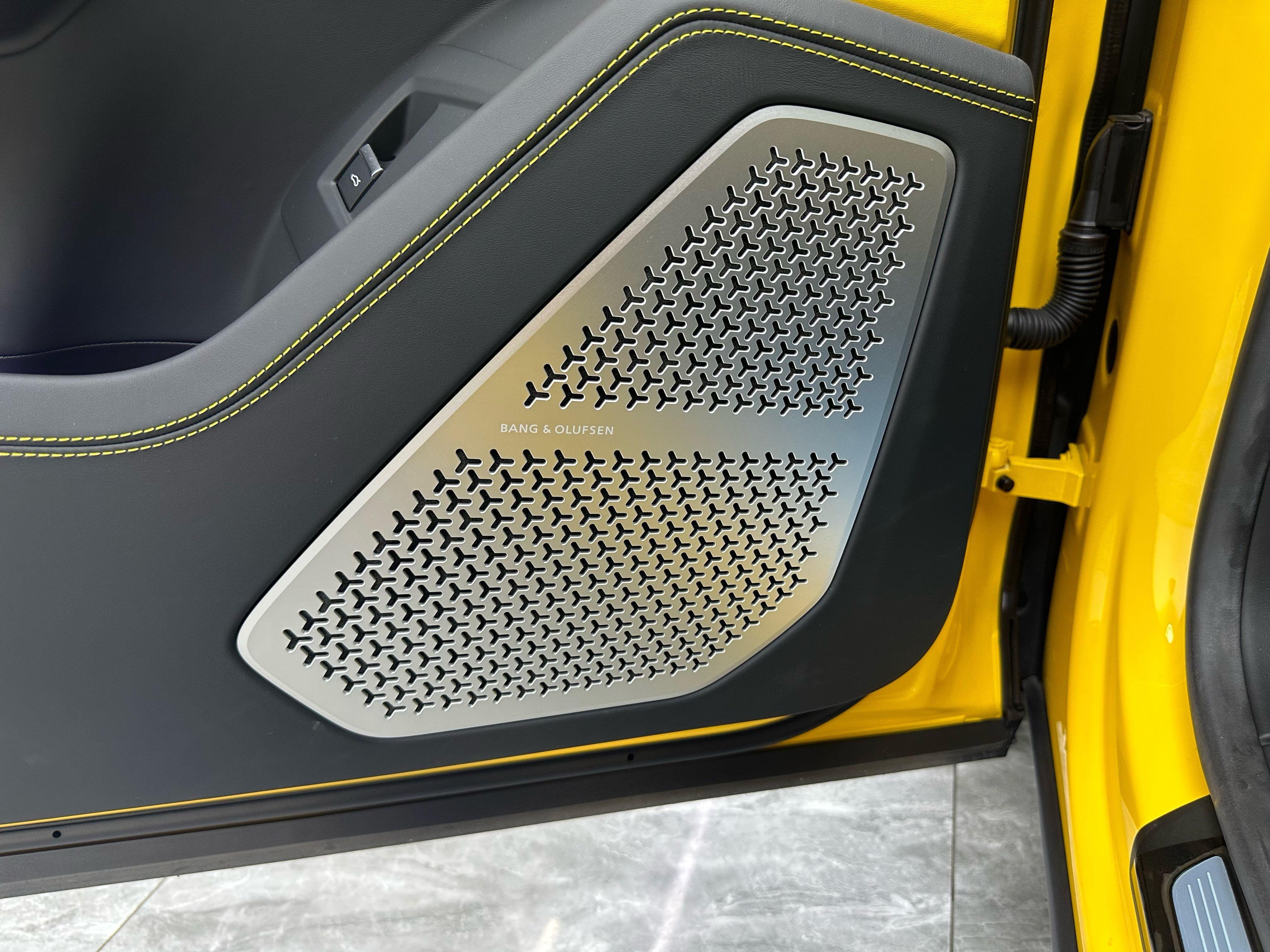 Lamborghini Urus 2023 thumb 11