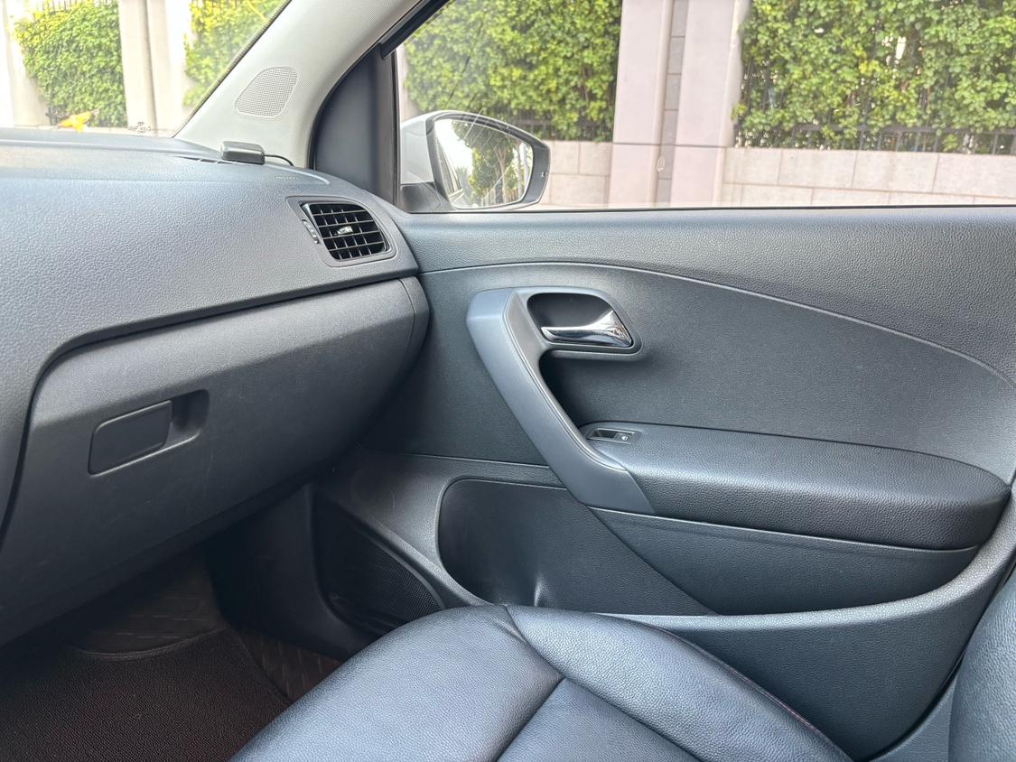 Volkswagen Polo 2016 thumb 8