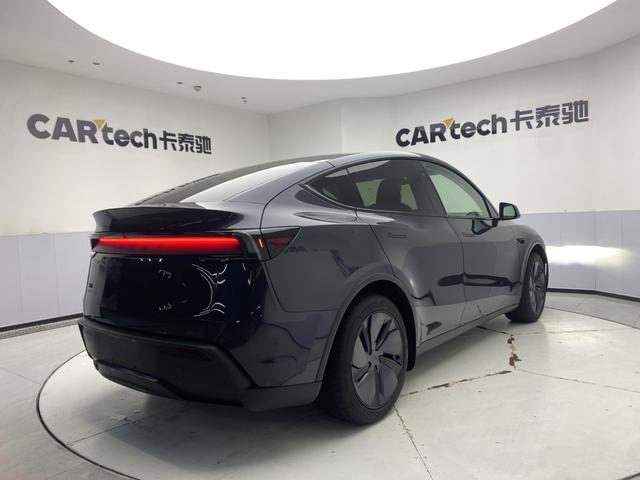 Tesla Model Y 2025 thumb 5