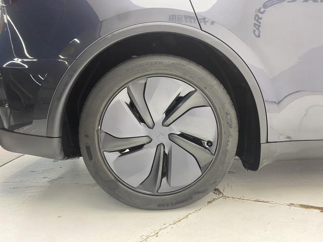 Tesla Model Y 2025 thumb 7