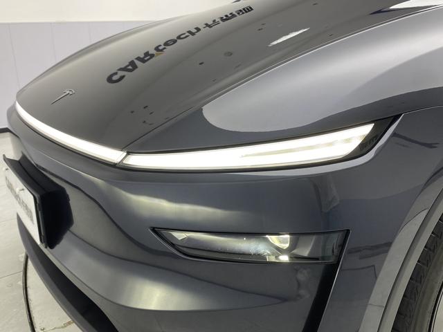 Tesla Model Y 2025 thumb 8