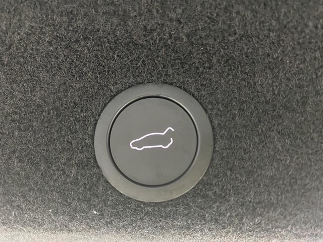 Tesla Model Y 2025 thumb 9