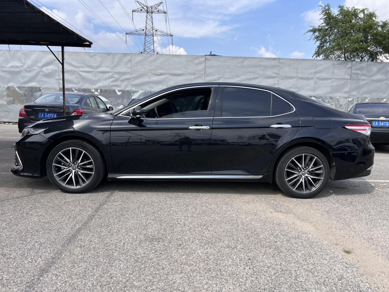 Toyota Camry 2023 thumb 2