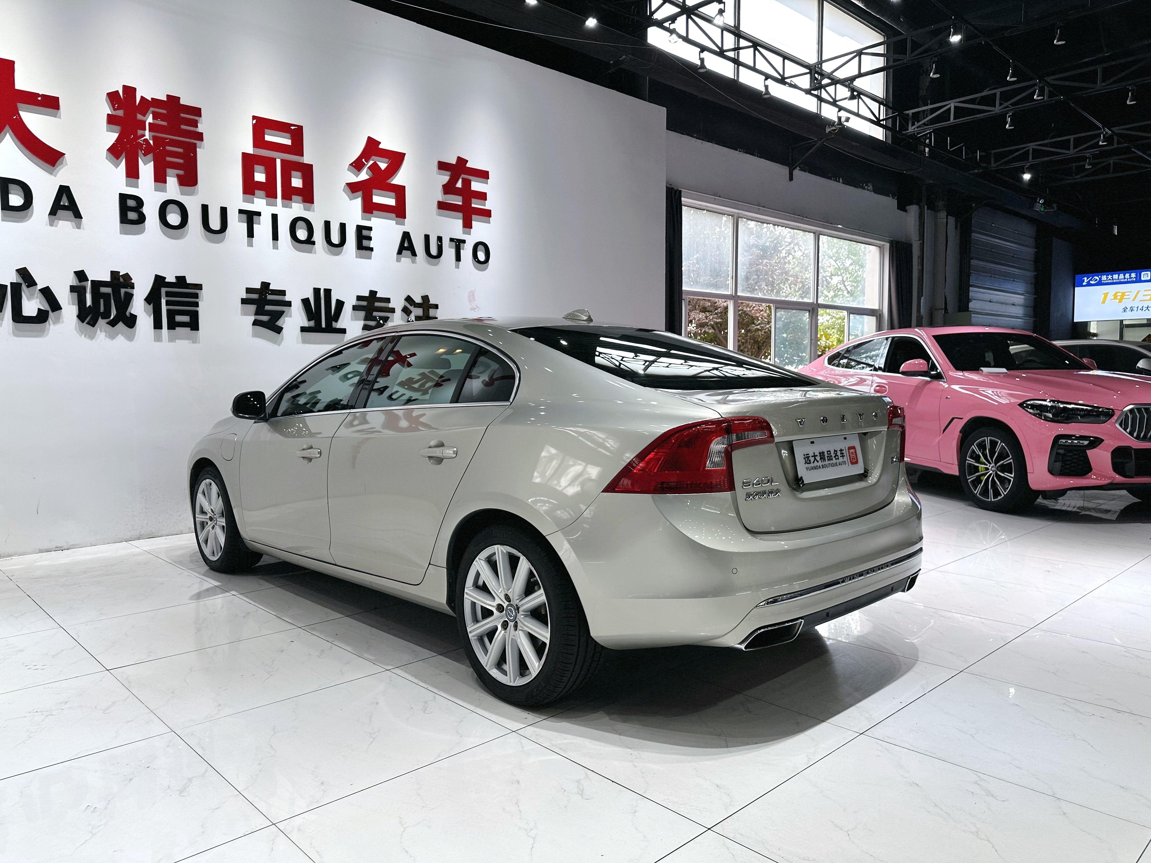 Volvo S60 2015 thumb 2