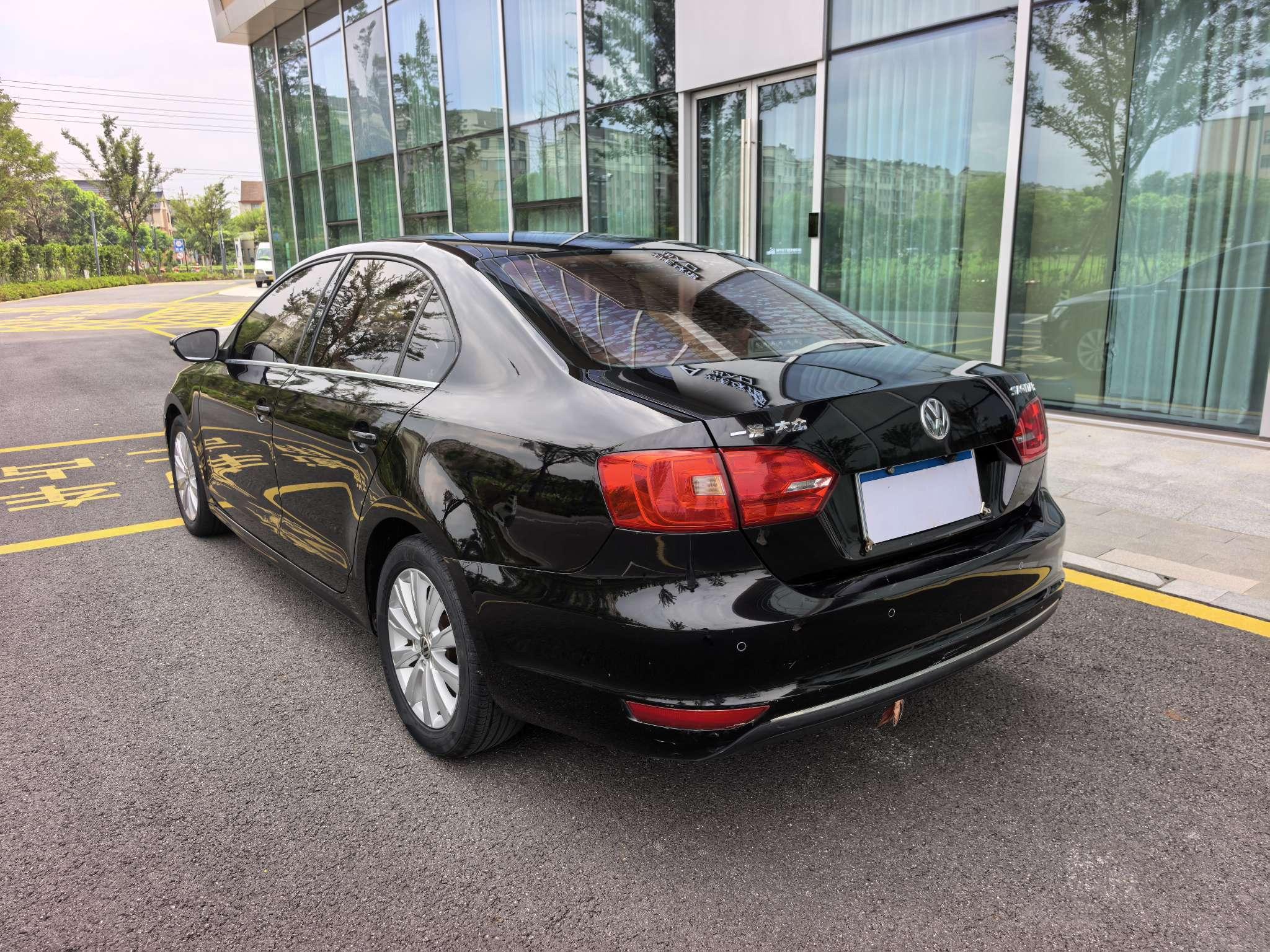 Volkswagen Sagitar 2014 thumb 3