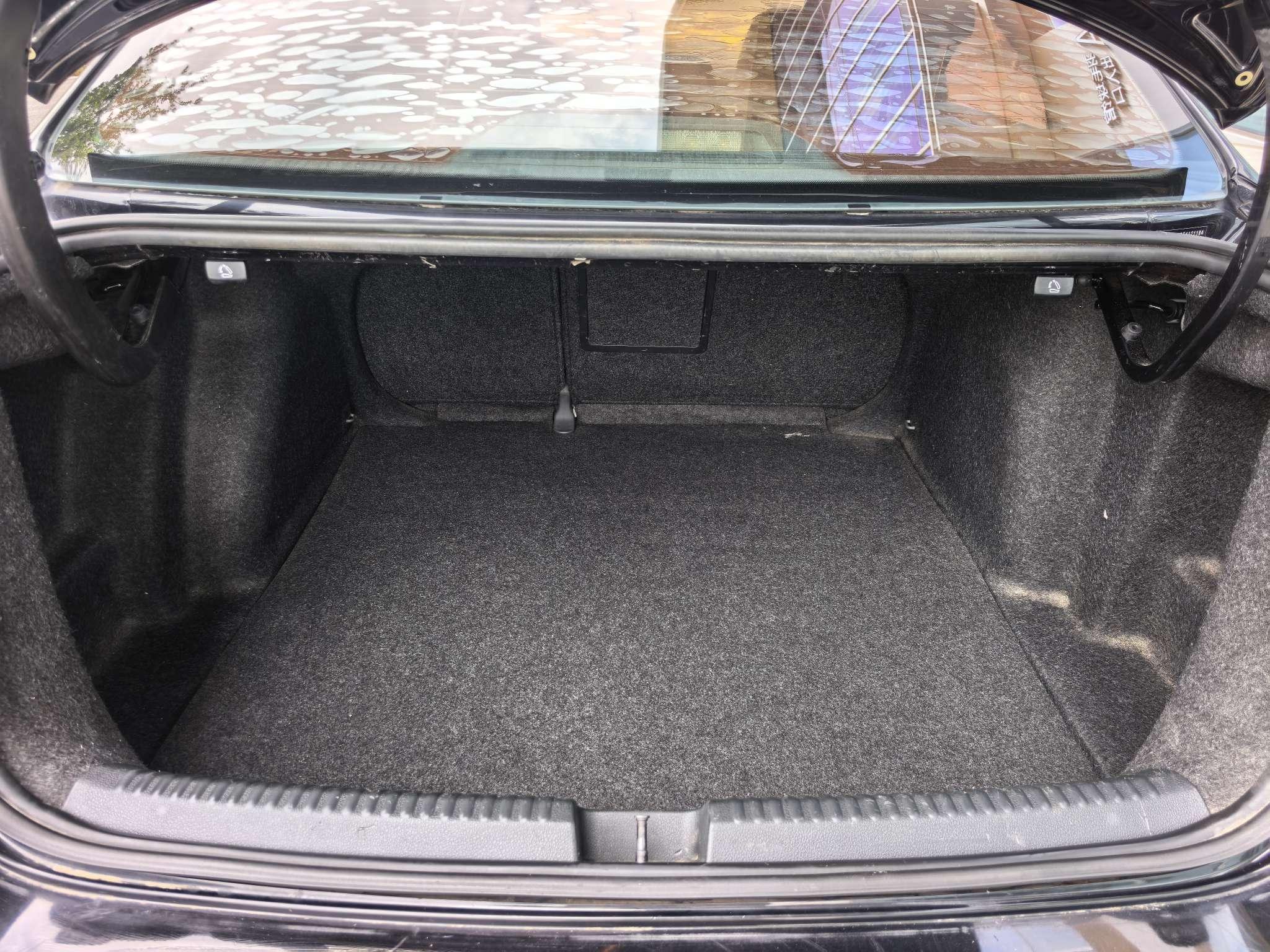 Volkswagen Sagitar 2014 thumb 12