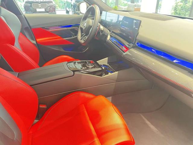 BMW M5 2025 thumb 7