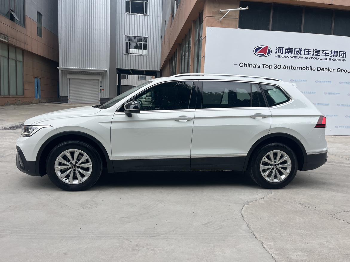 Volkswagen Tiguan 2024 thumb 2
