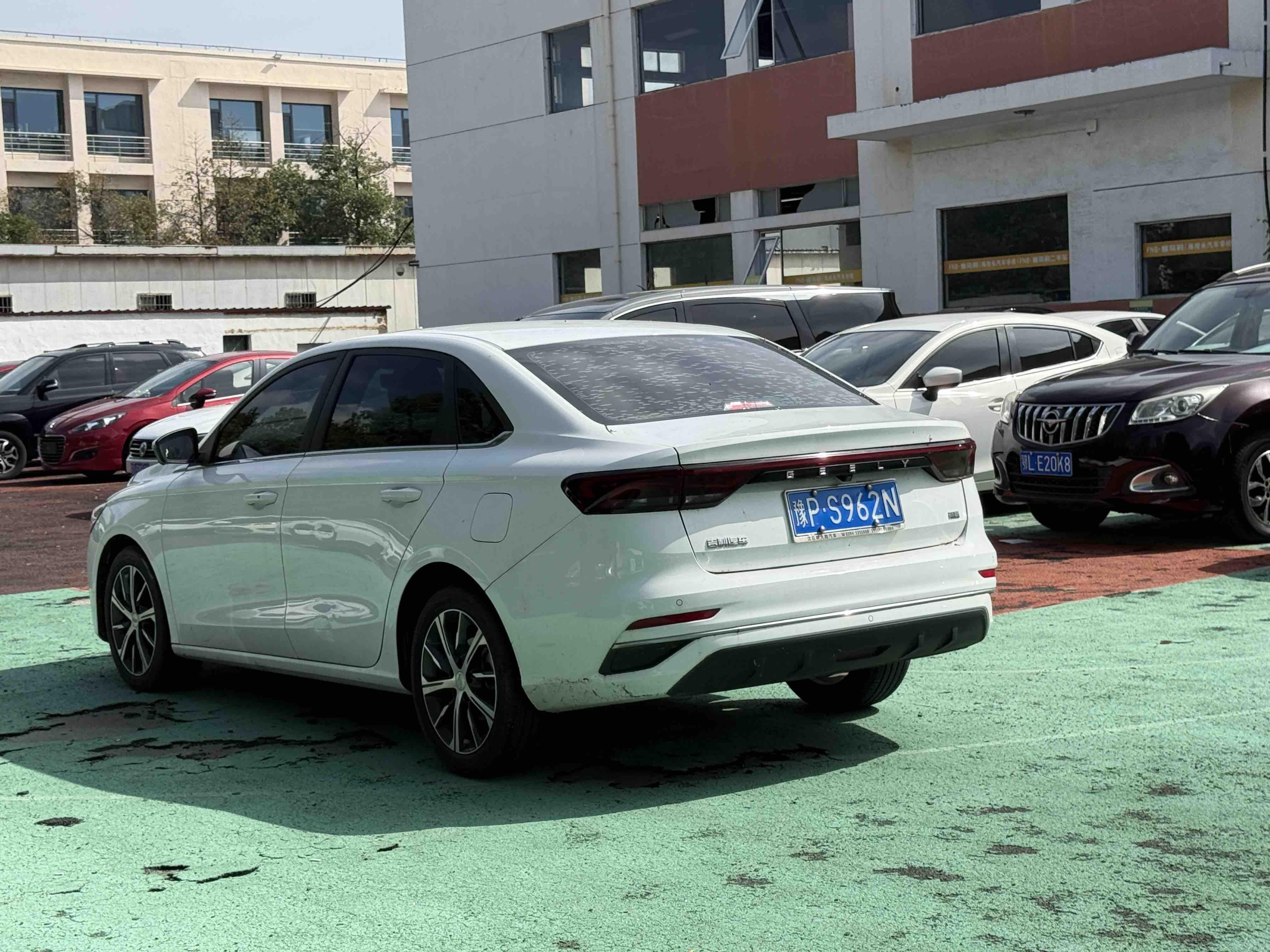 Geely Emgrand 2022 thumb 2