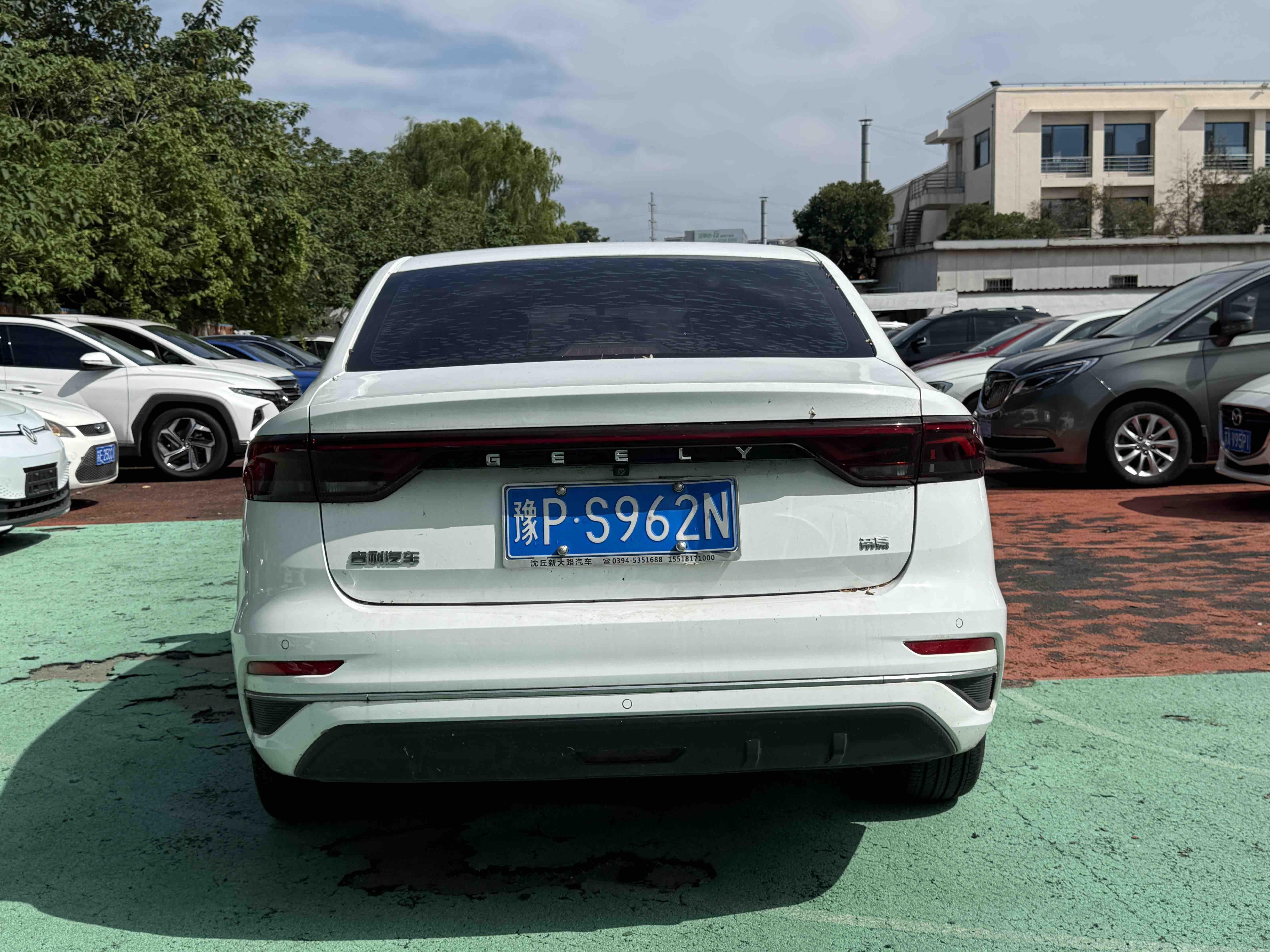 Geely Emgrand 2022 thumb 3