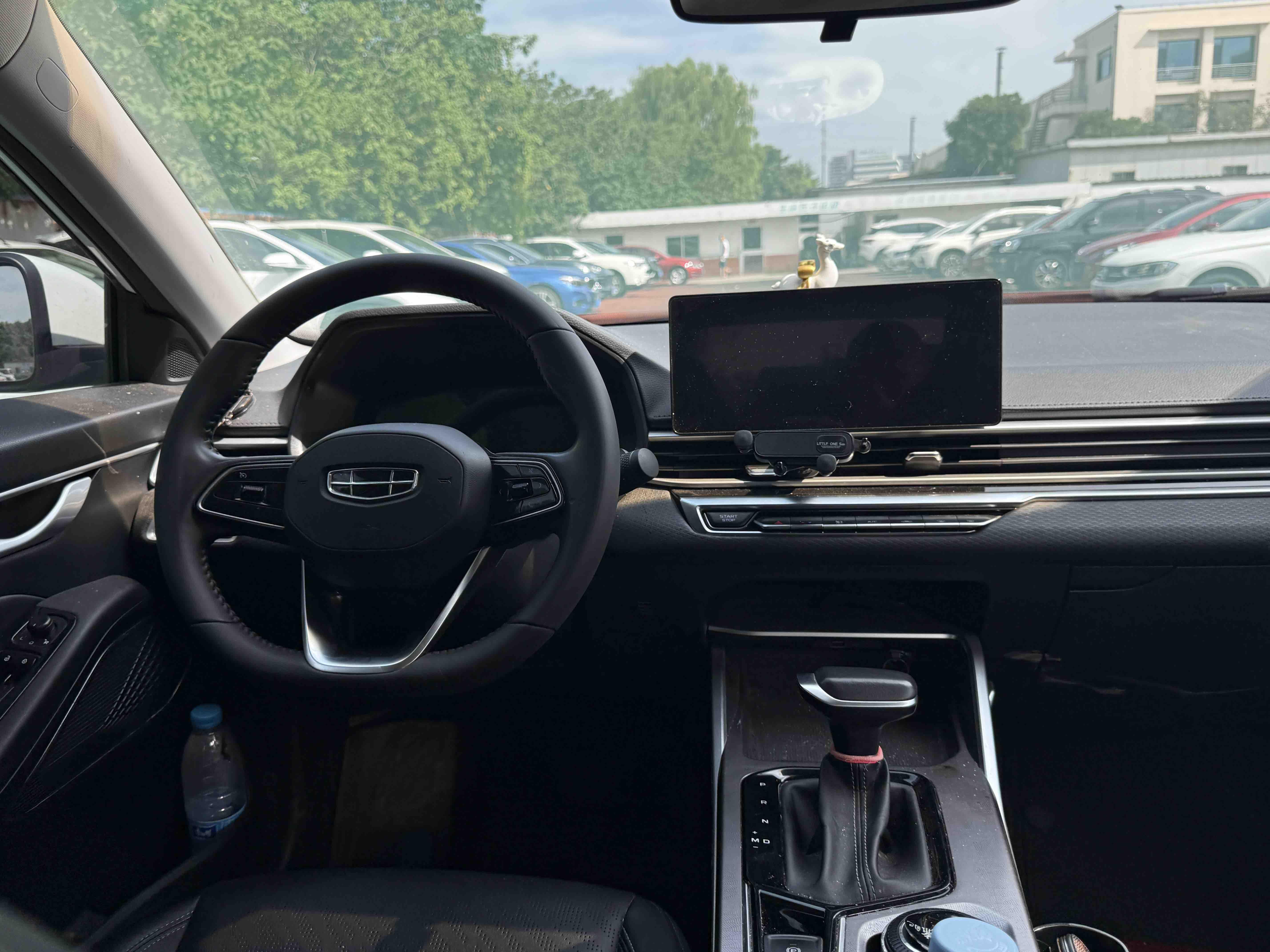 Geely Emgrand 2022 thumb 10