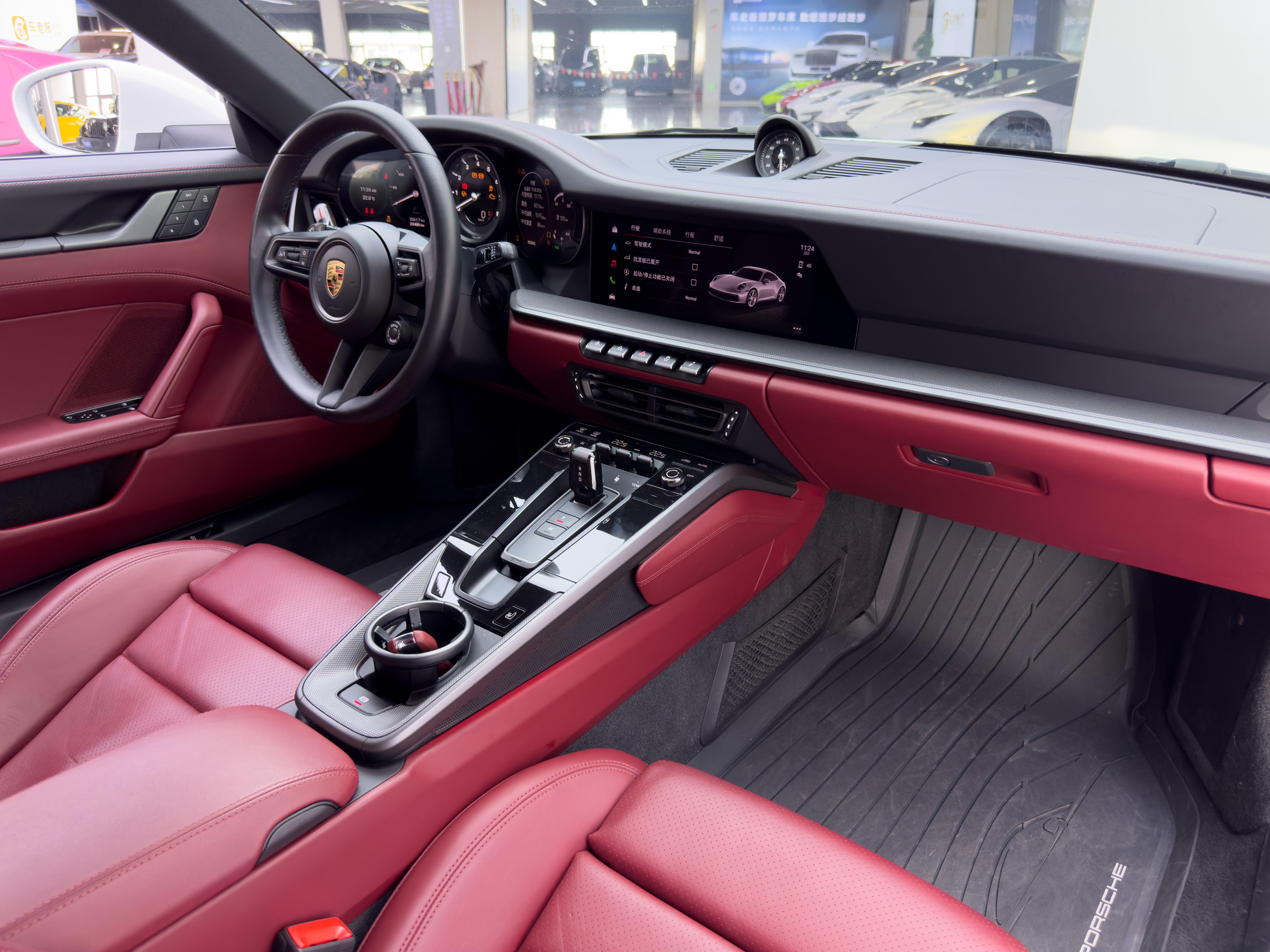 Porsche 911 2023 thumb 8