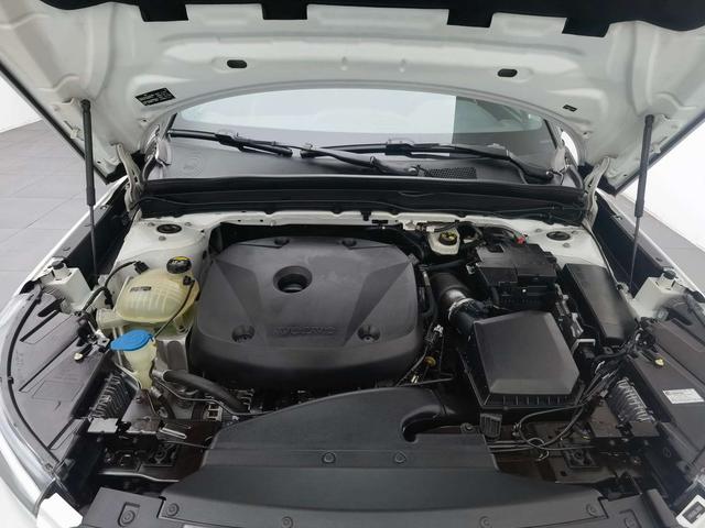 Volvo XC40 2020 thumb 2