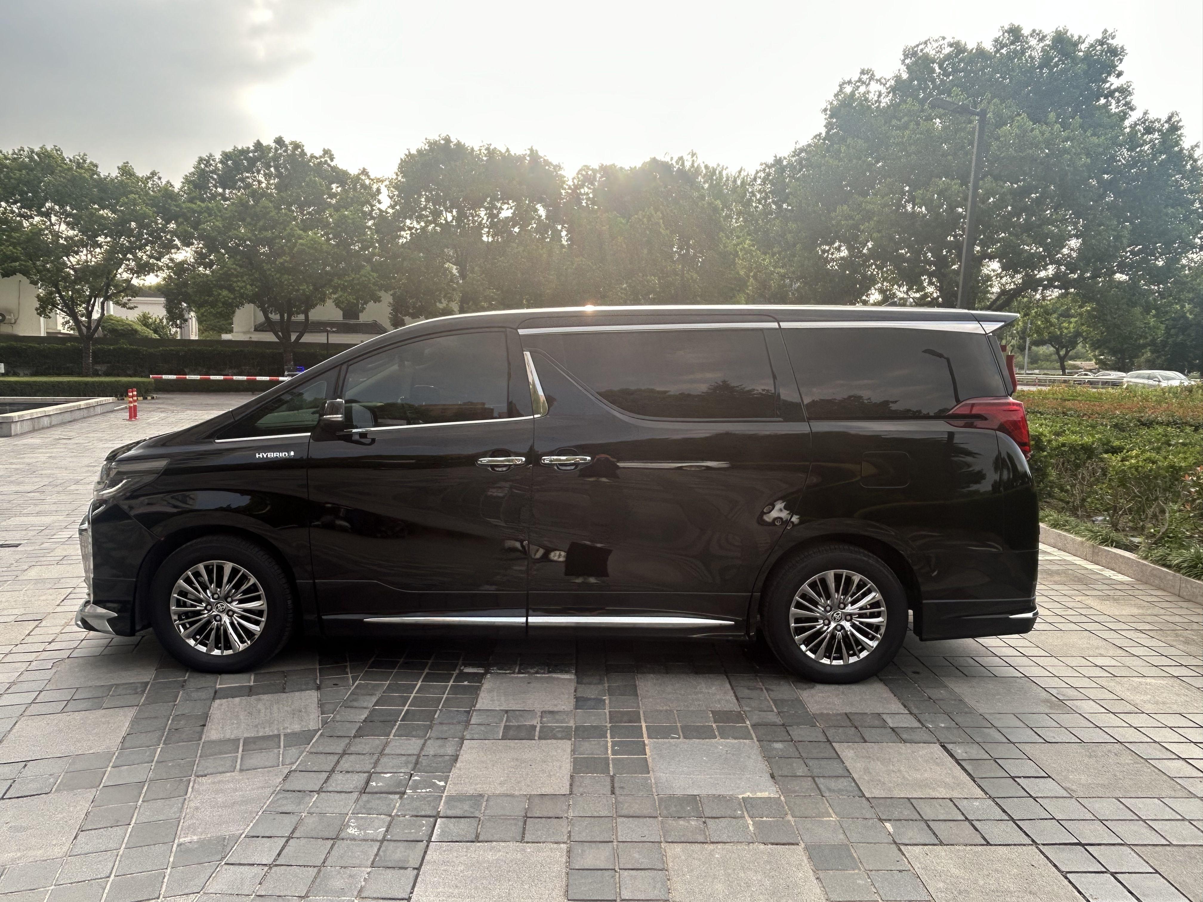 Toyota Alphard 2021 thumb 2