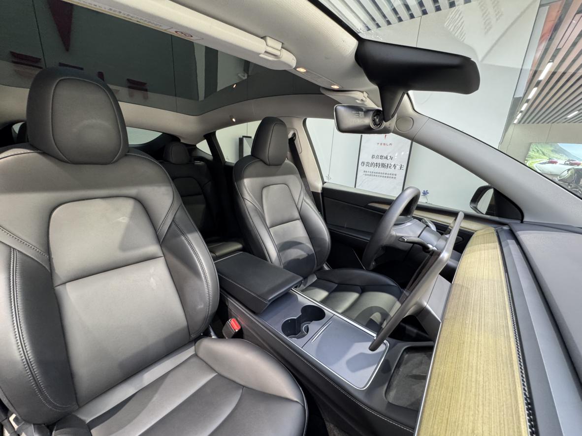 Tesla Model Y 2022 thumb 8