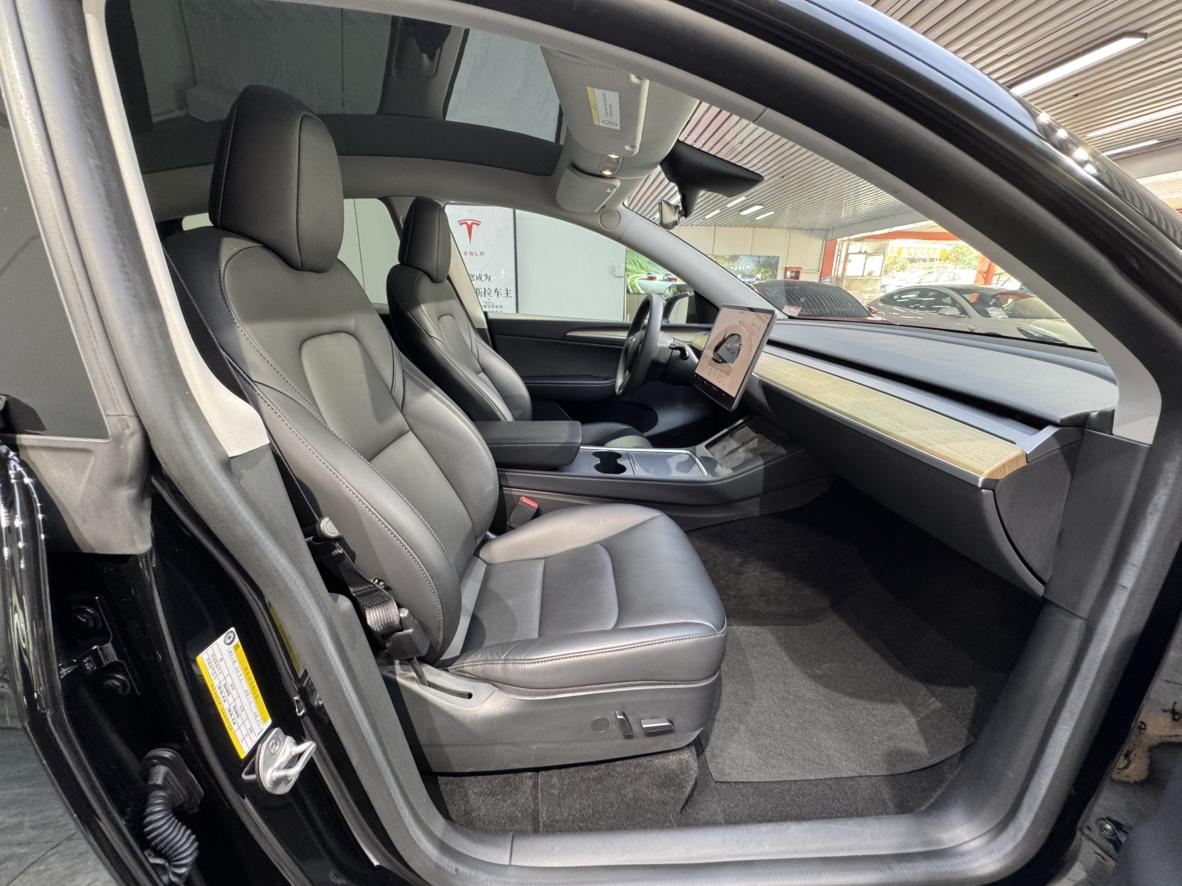 Tesla Model Y 2022 thumb 9